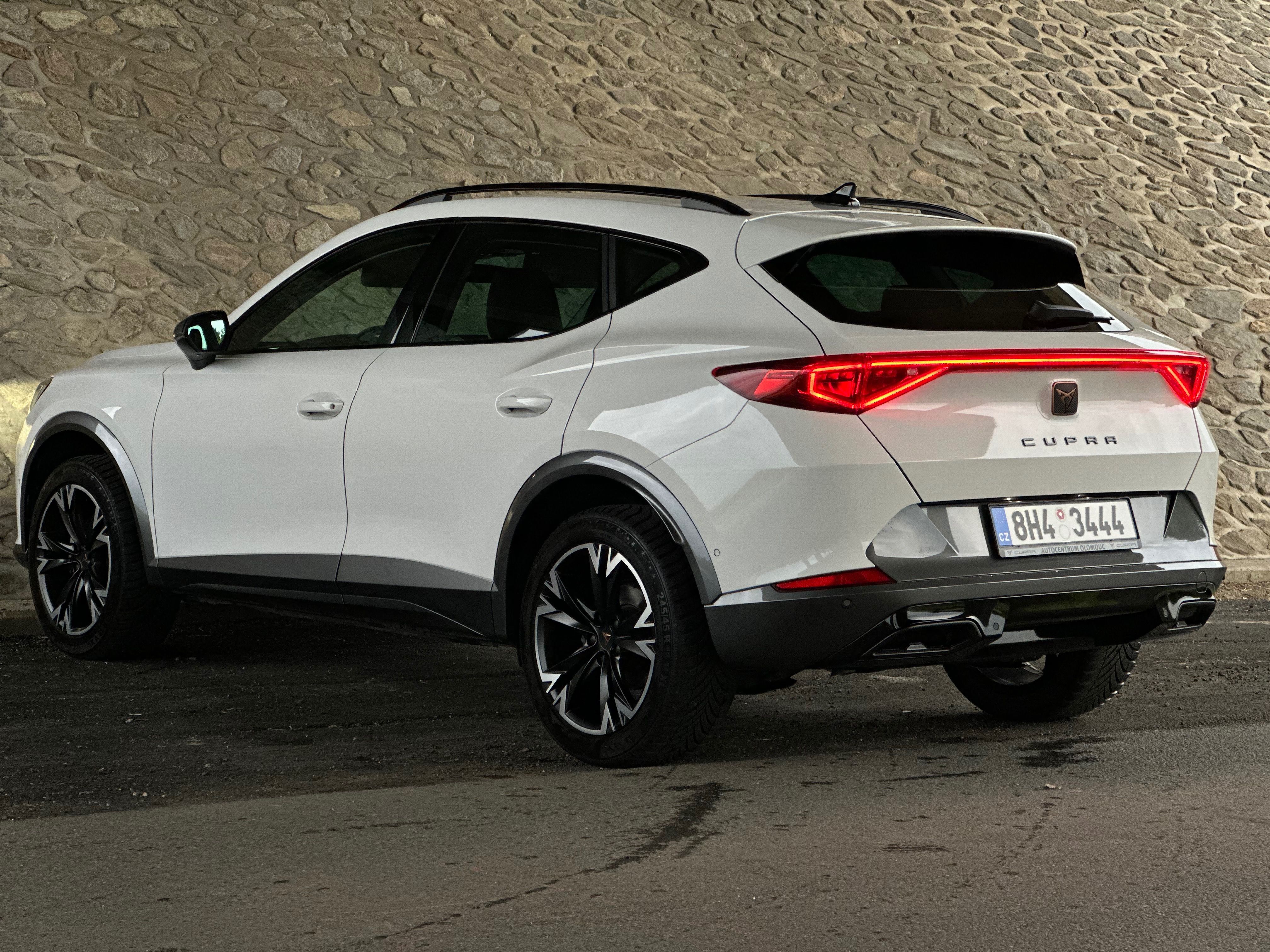 Cupra Formentor, 1.5 TSI 110 kW DSG CZ DPH - fotka 5