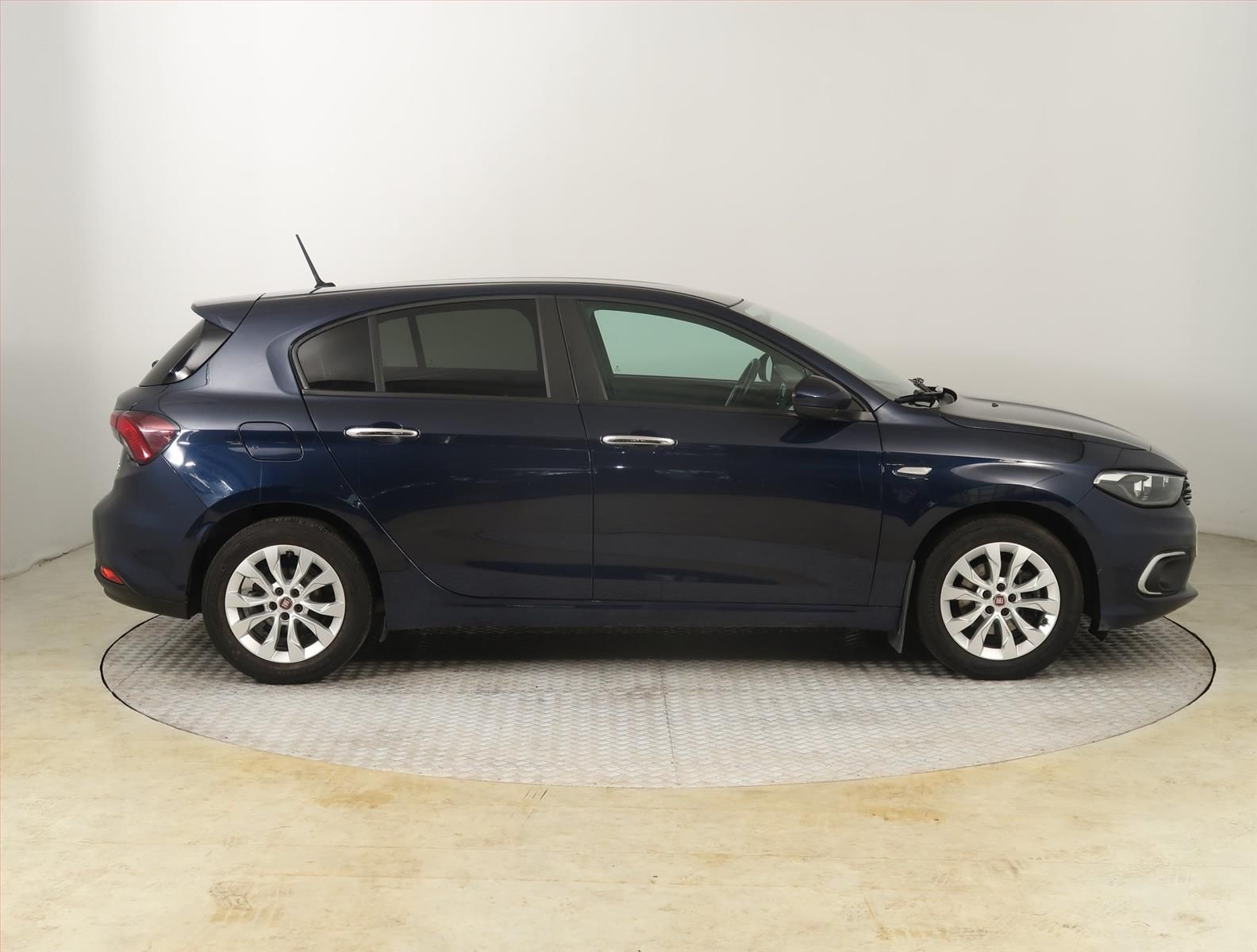 Fiat Tipo, 1.4 16V, Serv.kniha, Navi - fotka 6