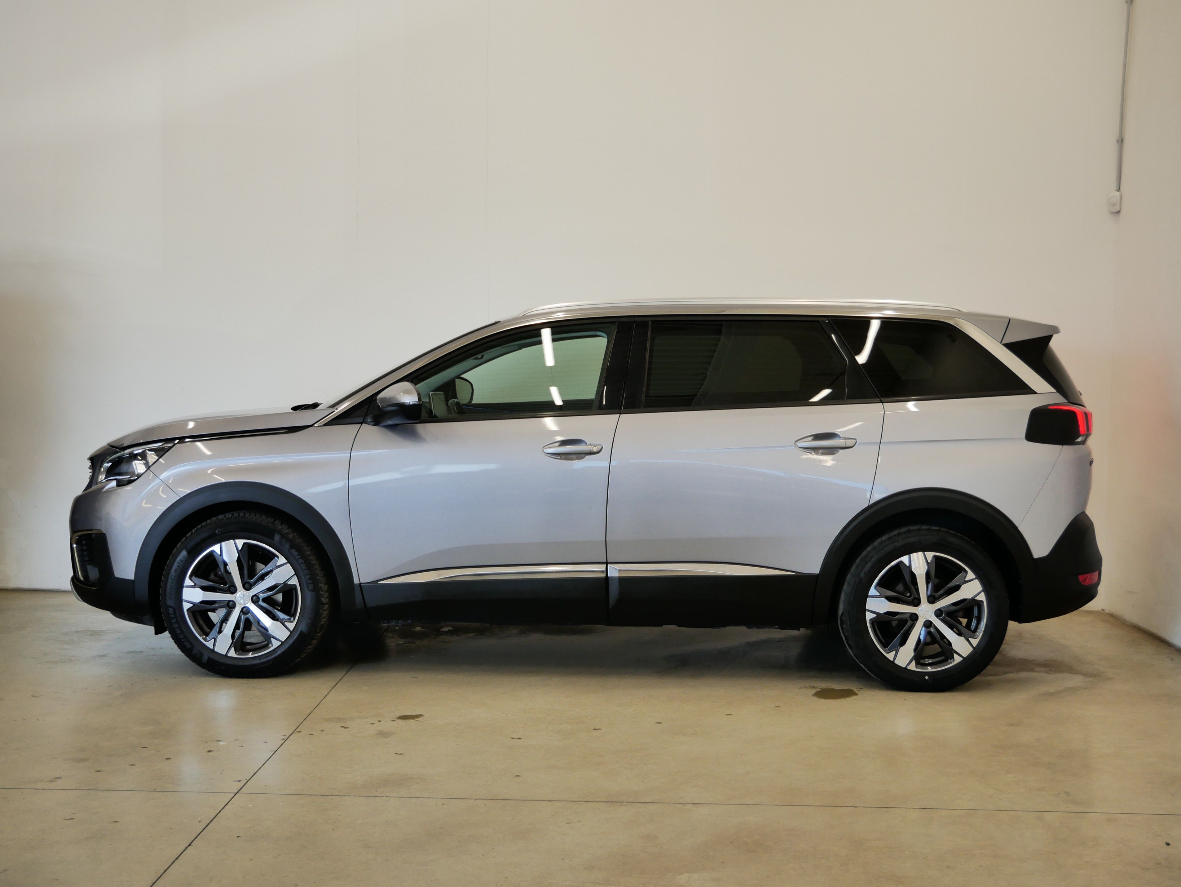 Peugeot 5008, 1.2 PureTech 96 kW Allure - fotka 3