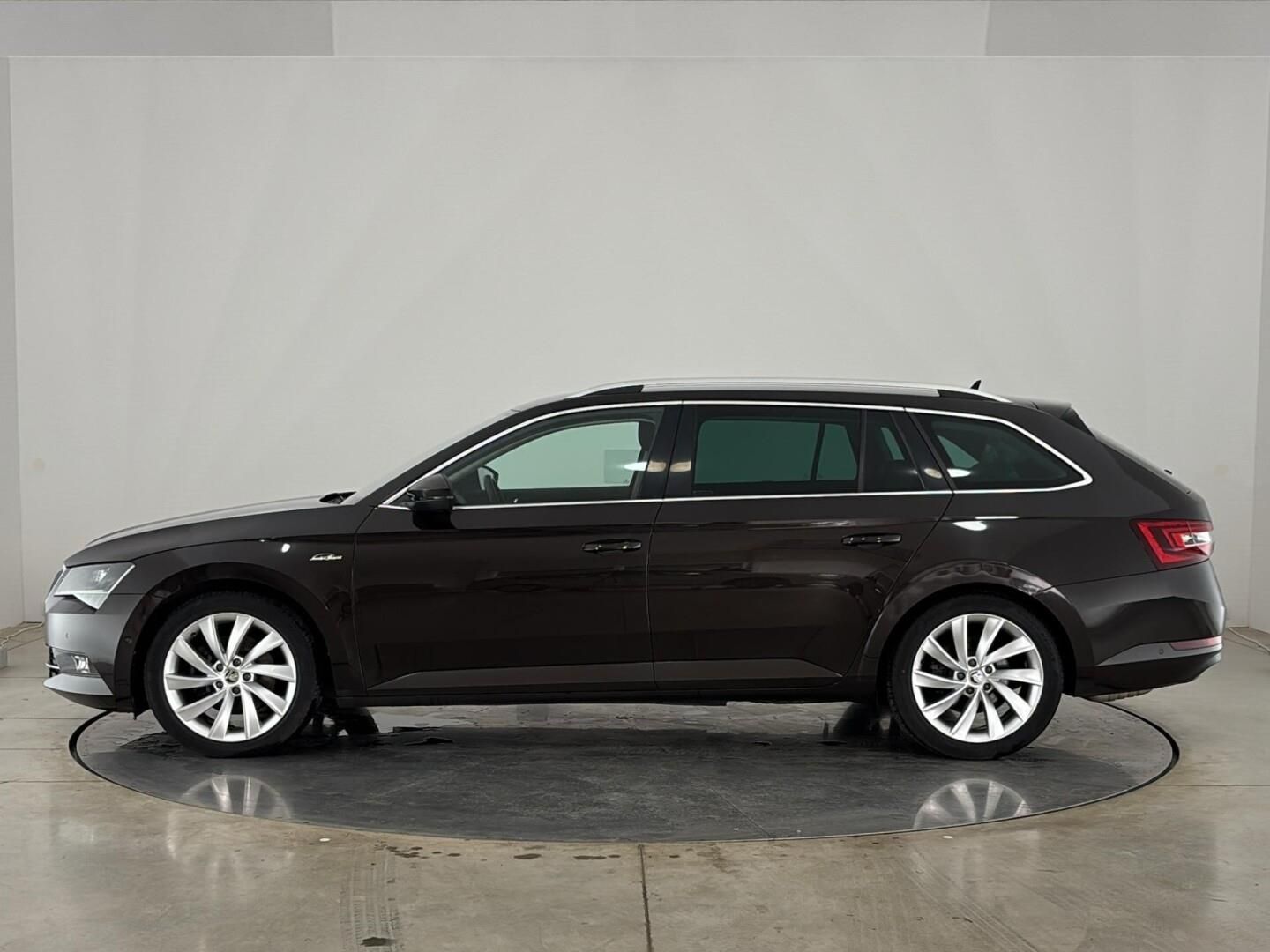 Škoda Superb, 2.0 TDI / 140 kW Laurin & Klem - fotka 3