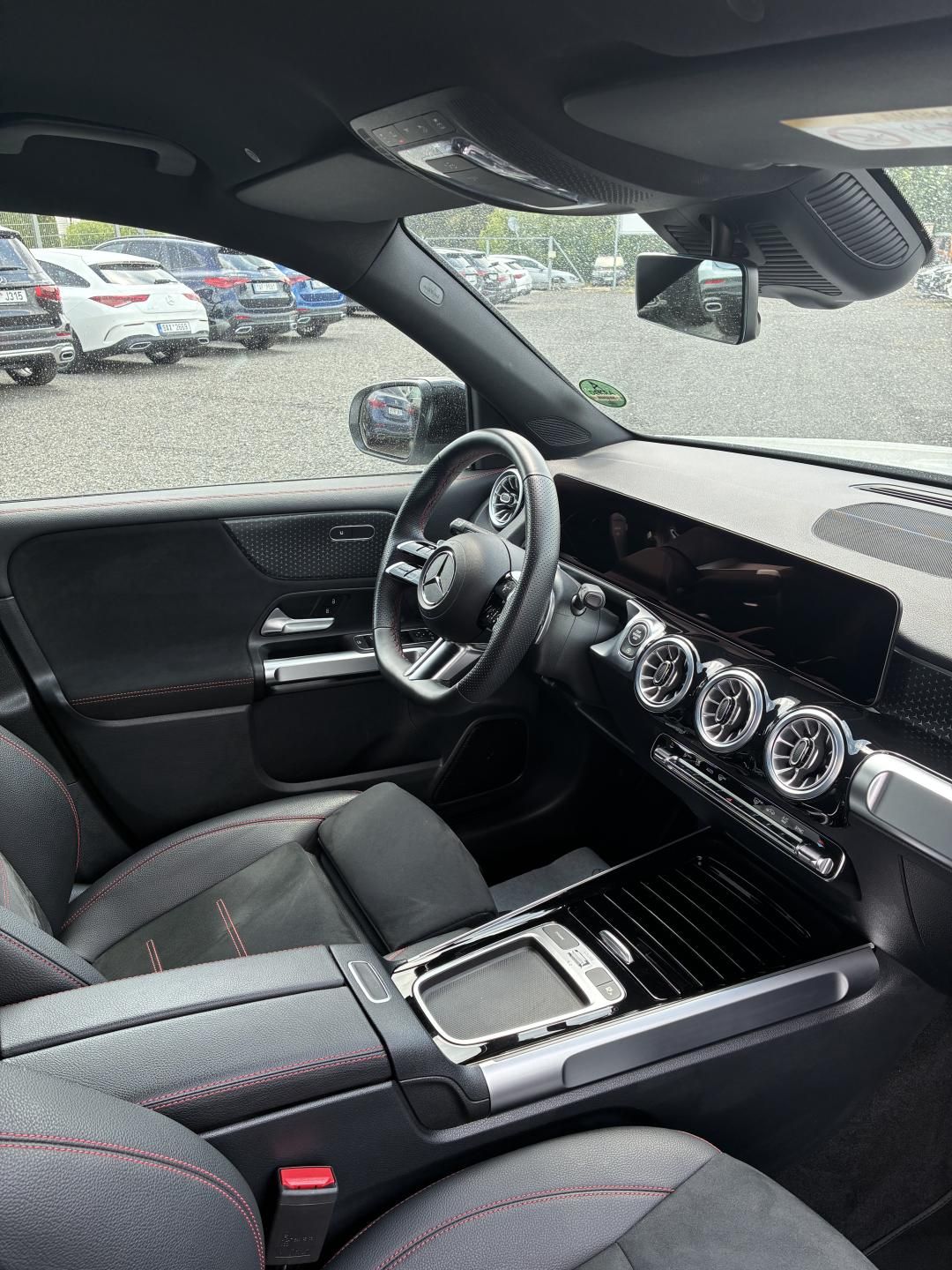 Mercedes-Benz GLB, 200d 4MATIC - fotka 5