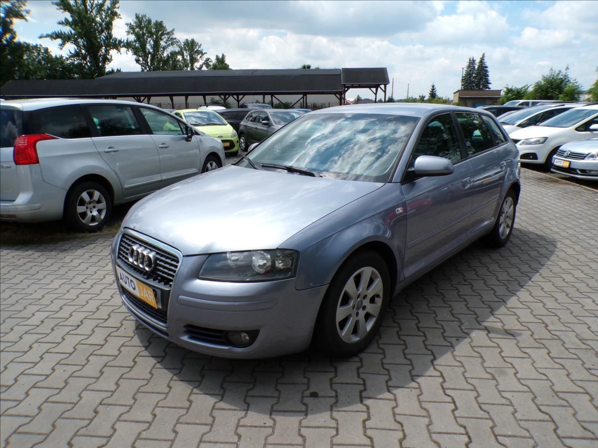 Audi A3, 1,6 i  DIGI.KLIMA - fotka 2