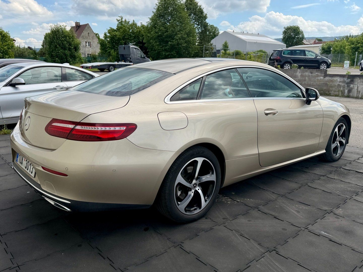 Mercedes-Benz Třídy E, E220D 120kW Harman/Kardon, DPH - fotka 6