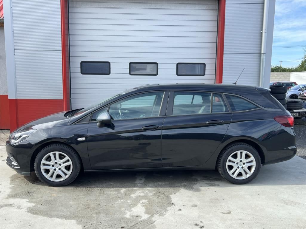 Opel Astra, 1,6 CDTi sports tourer PREMIUM - fotka 2