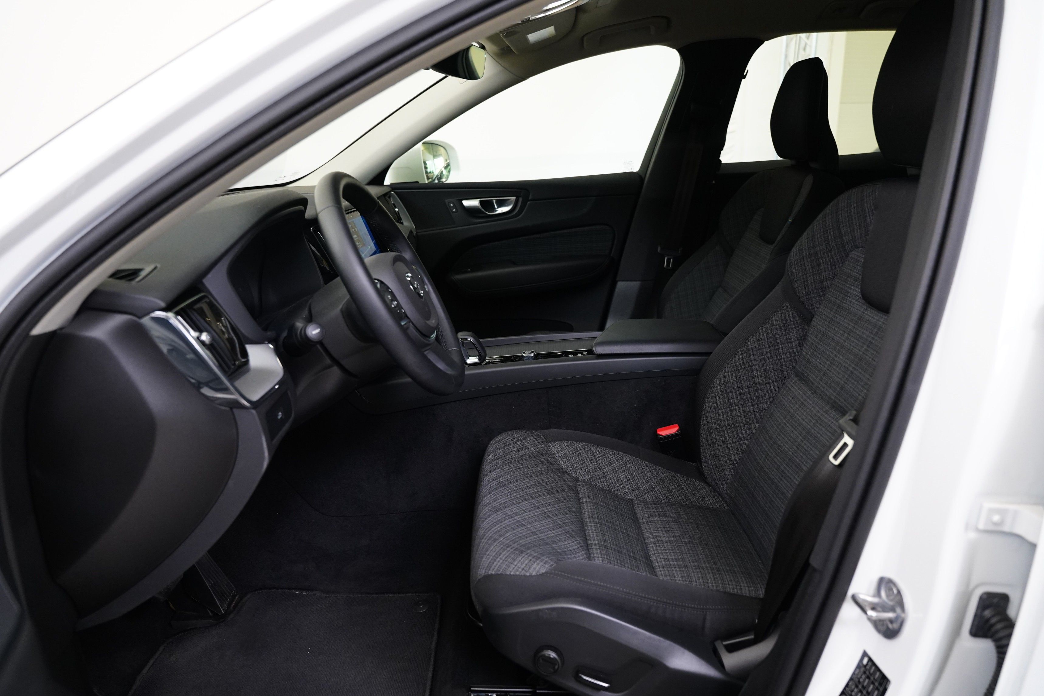 Volvo XC60, 2.0 D4 145 kW - fotka 5