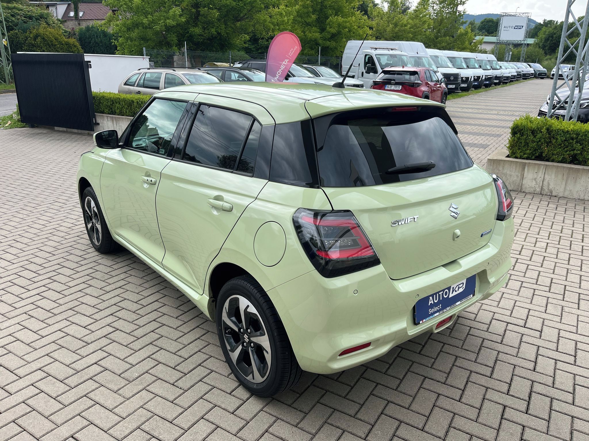 Suzuki Swift, 1.2 DualJet 4x4 Elegance HEV - fotka 4