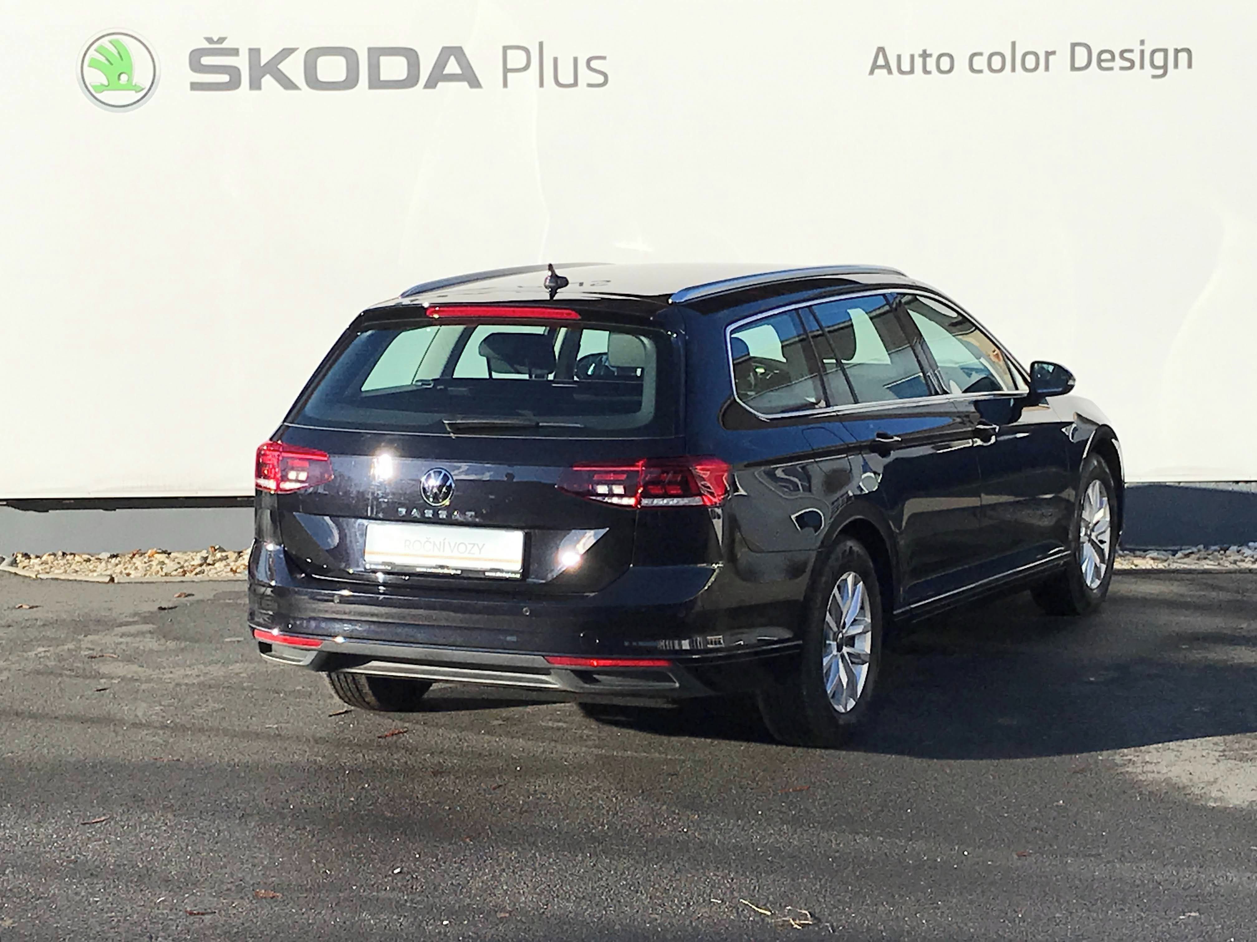 Volkswagen Passat, 2.0TDi 110kW 7°DSG Business - fotka 2