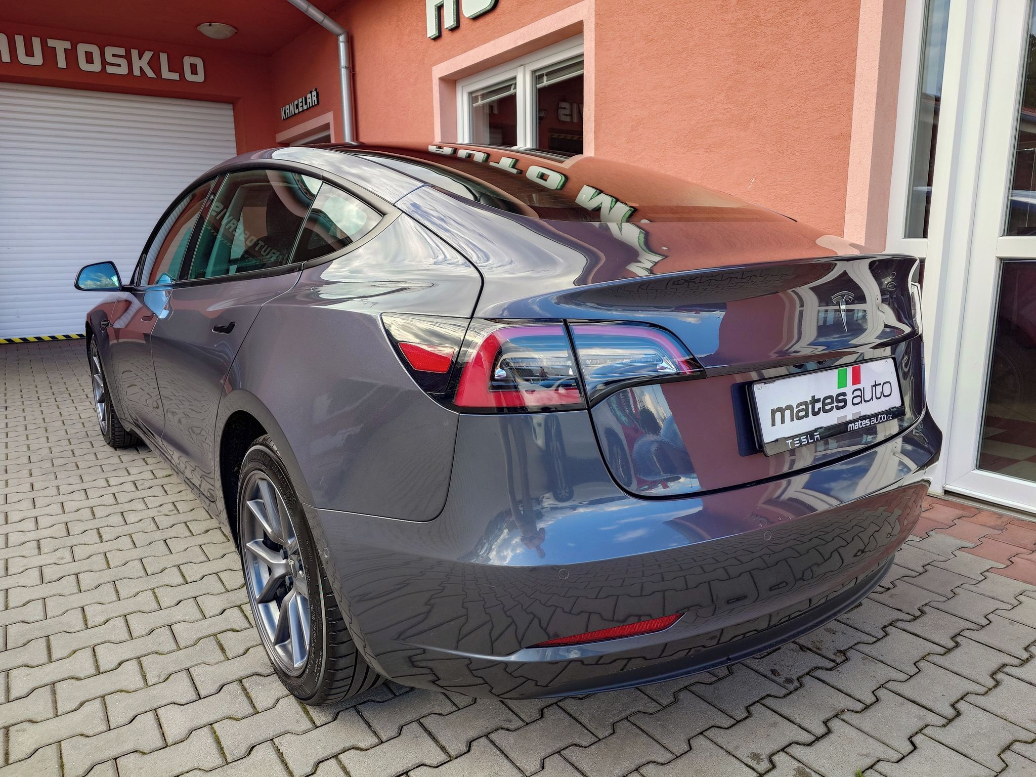 Tesla Model 3, Standard plus RWD 220kW SOH 91 - fotka 6