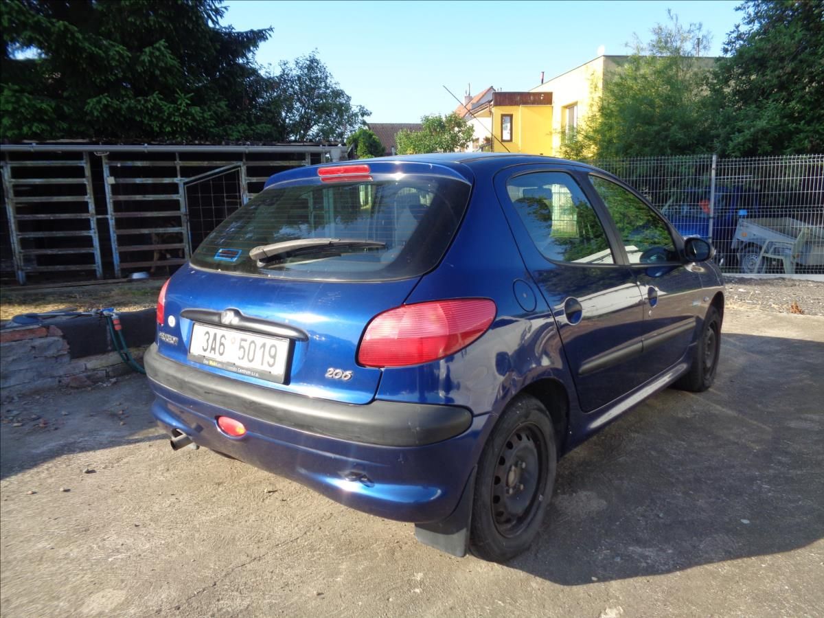Peugeot 206, 1,1 - fotka 4