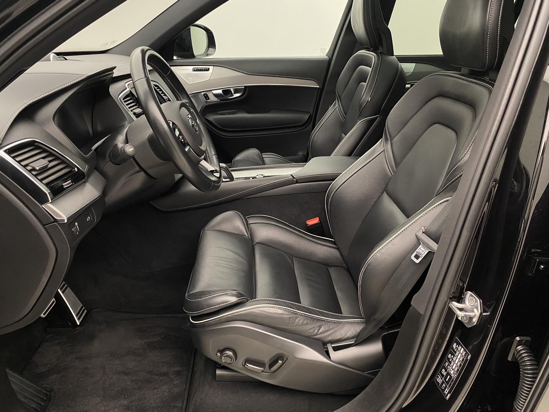 Volvo XC90, B5 AWD R-DESIGN AUT 7míst - fotka 3