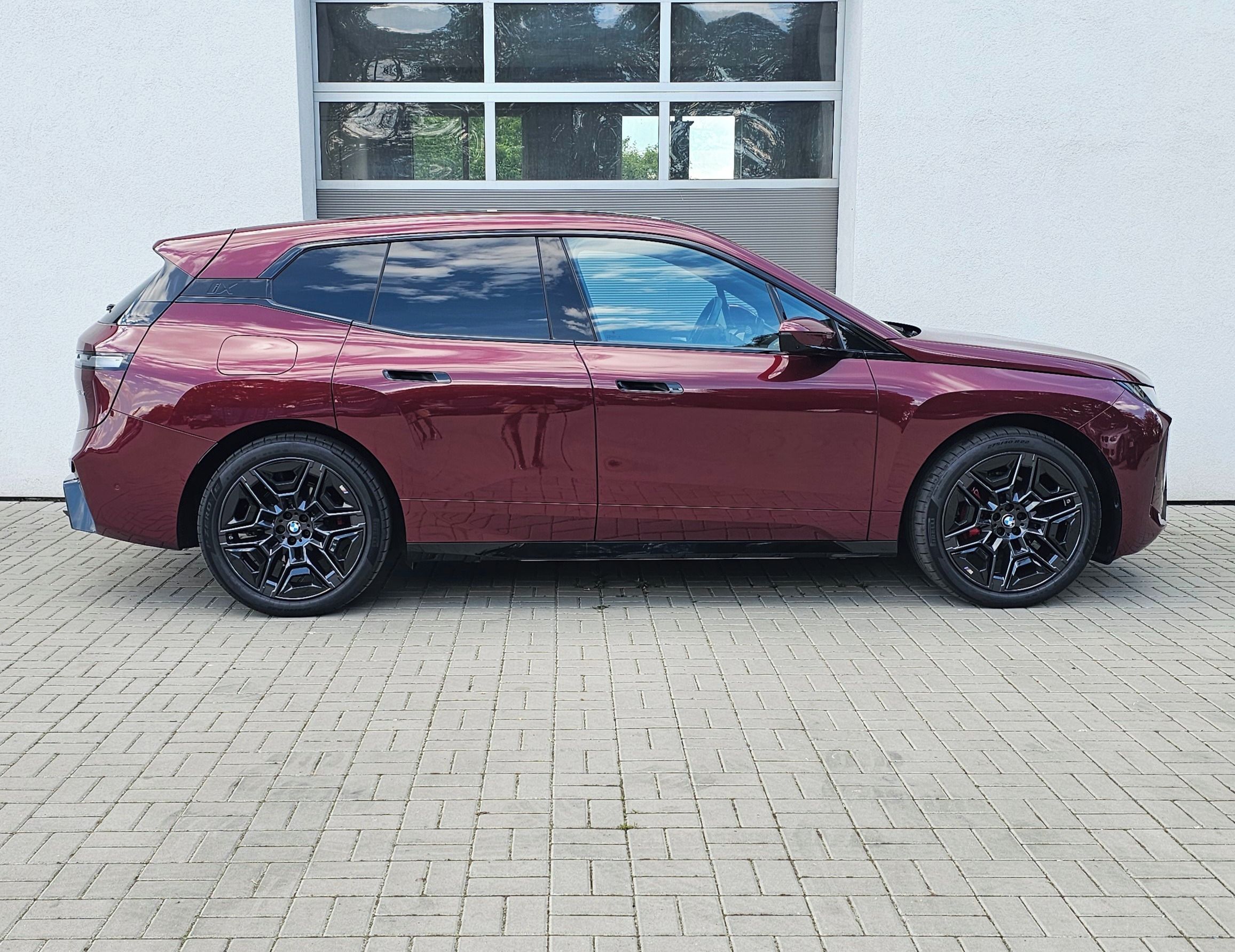 BMW iX, xDrive60, Maximální výbava - fotka 5