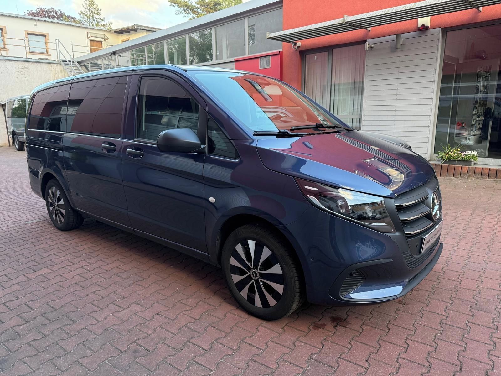 Mercedes-Benz Vito, 119 Tourer L Select 4x4 - fotka 3