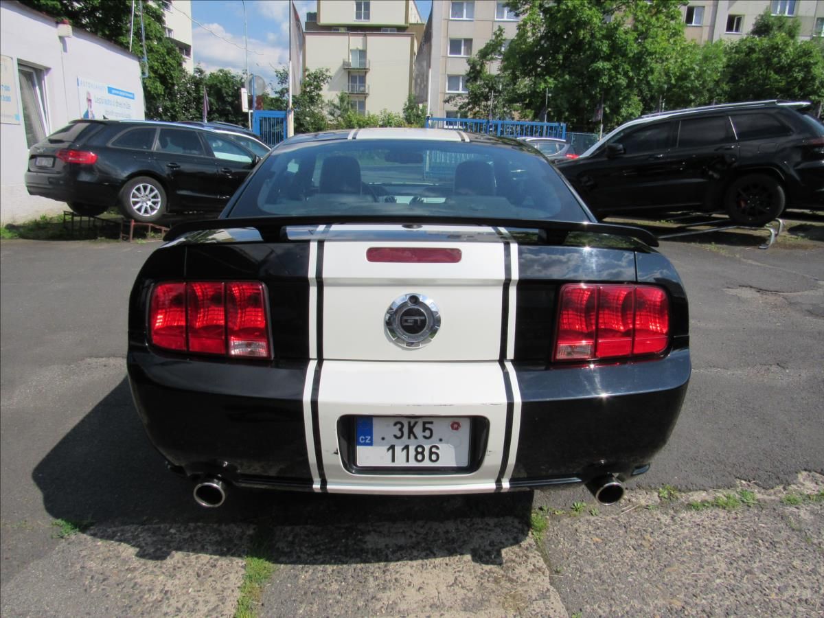 Ford Mustang, 4,6 L V8 GT 224kW - fotka 5