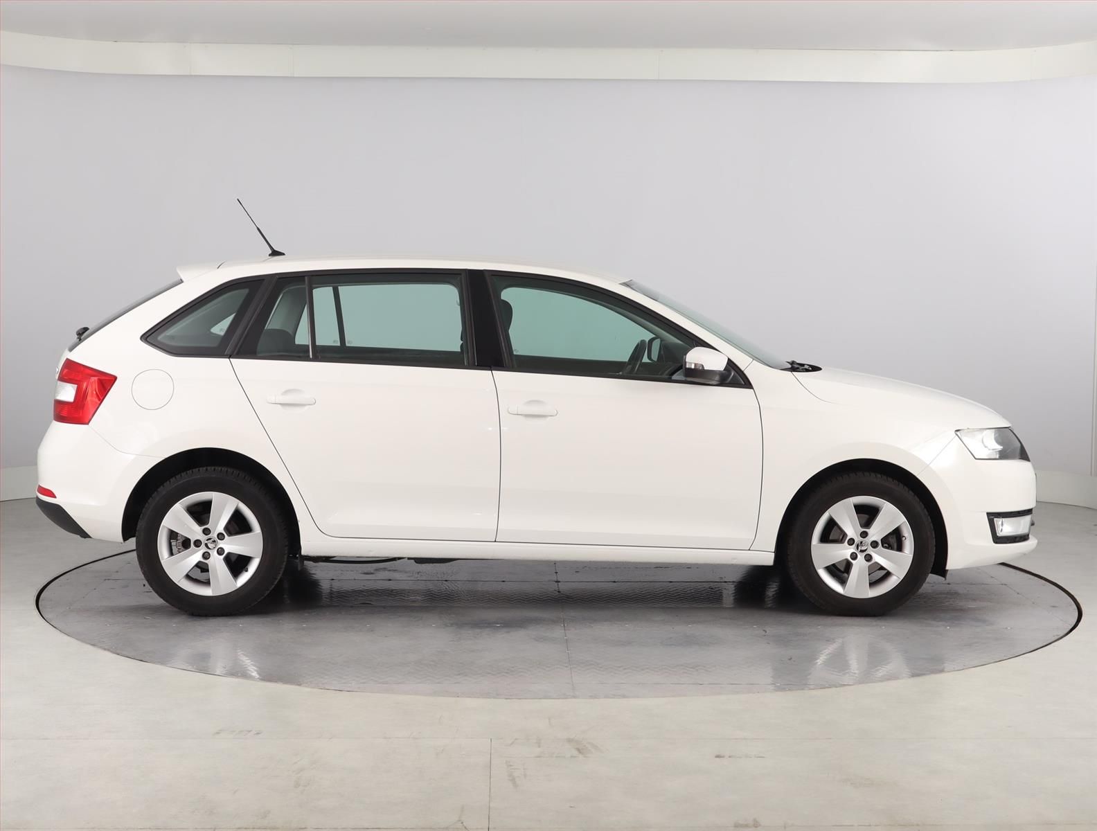 Škoda Rapid, 1.2 TSI, Spaceback, Automat - fotka 6