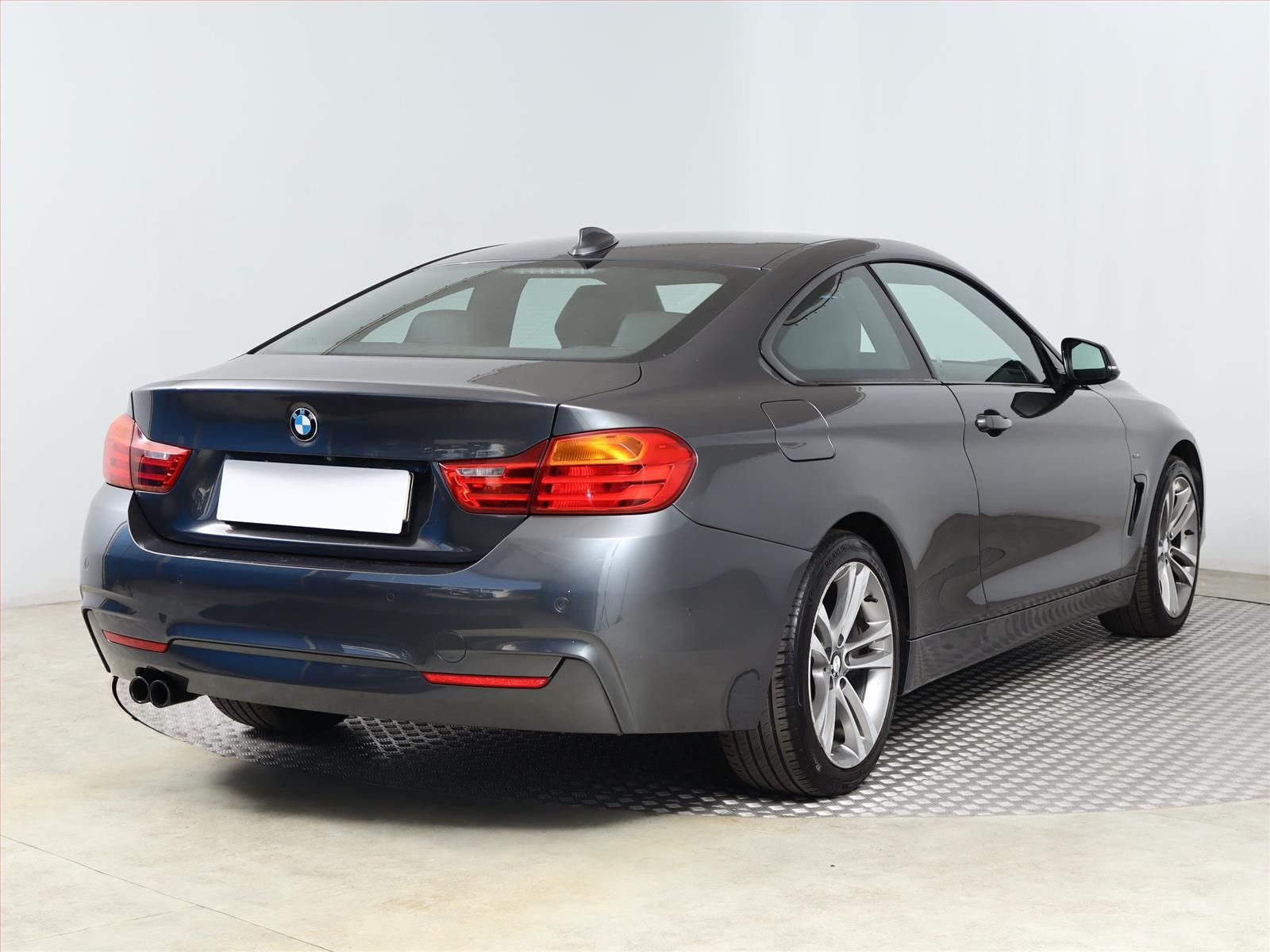 BMW Řada 4, 428i, Sport Line, 4X4 - fotka 5