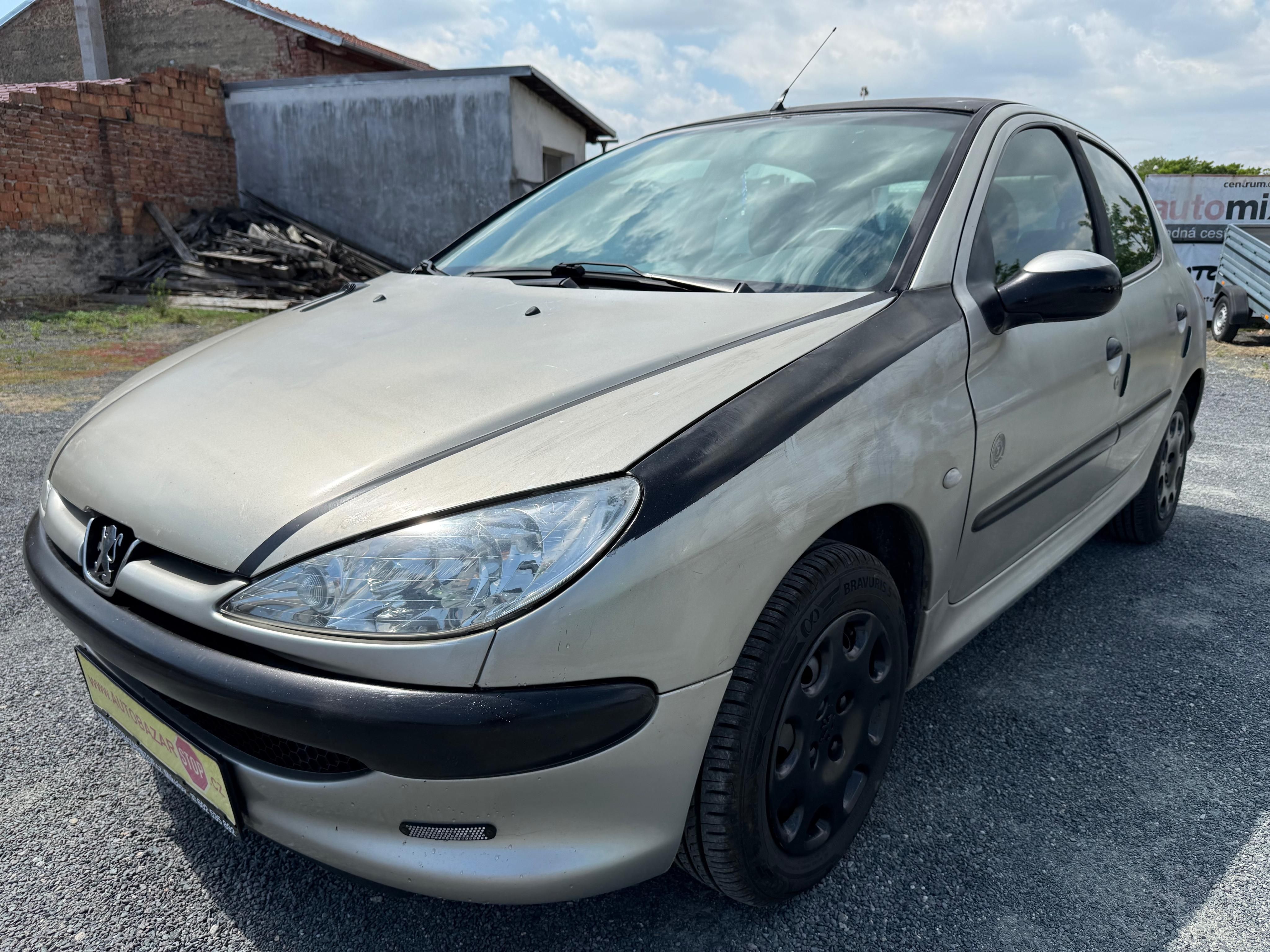 Peugeot 206, 1.1i 44kW CZ SERVISKA - fotka 3