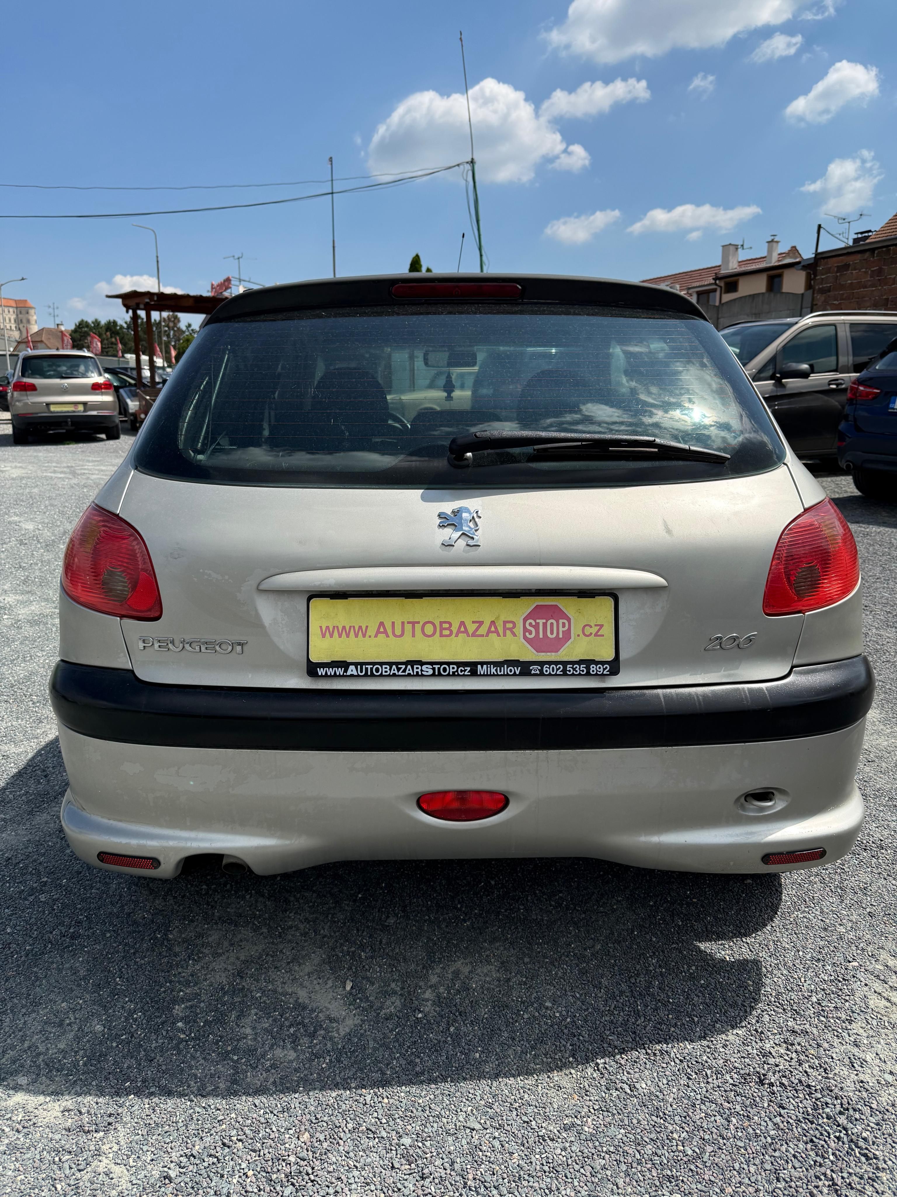 Peugeot 206, 1.1i 44kW CZ SERVISKA - fotka 5
