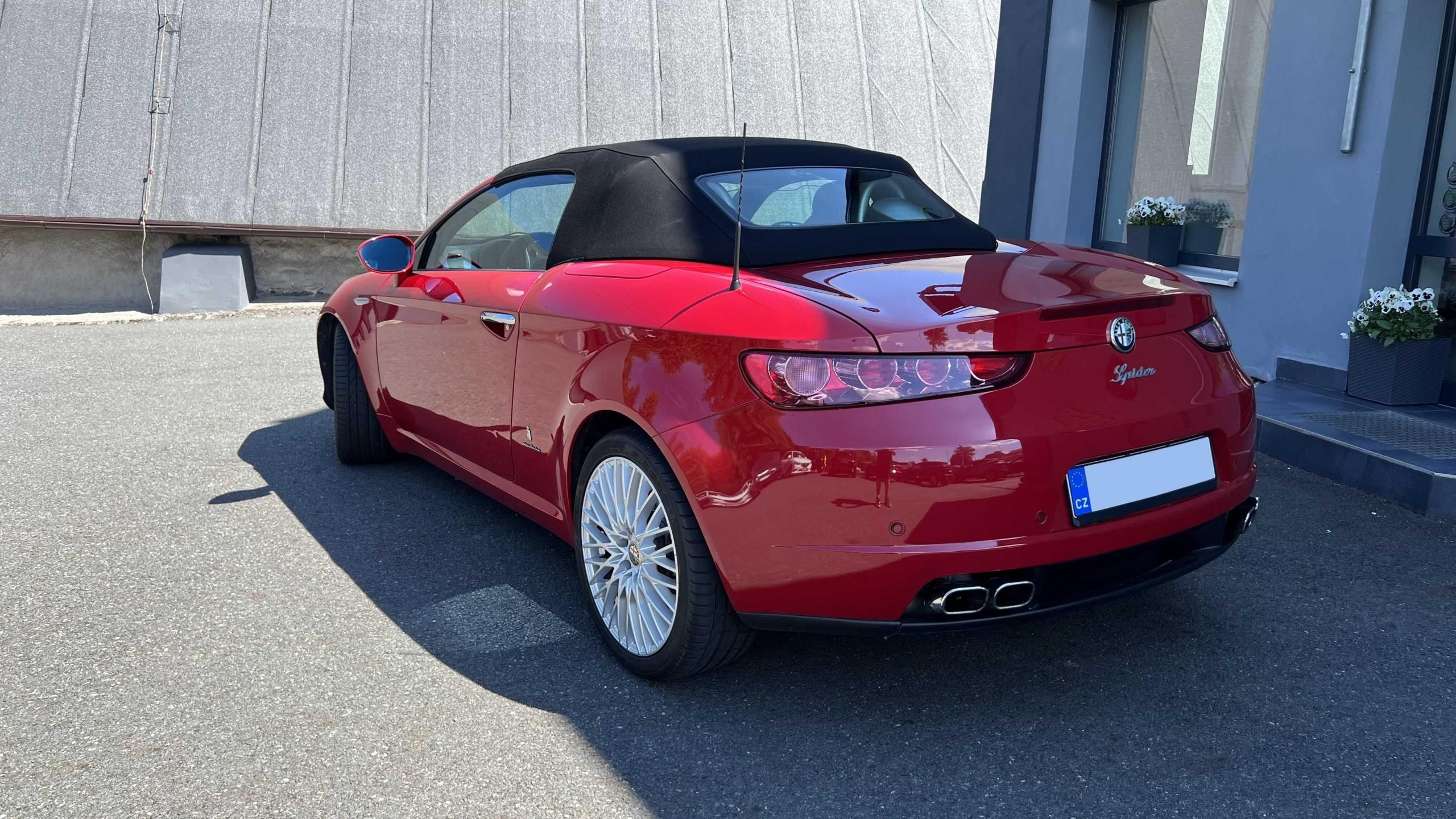 Alfa Romeo Spider, 3.2 V6 JTS Q4 191kW - fotka 3