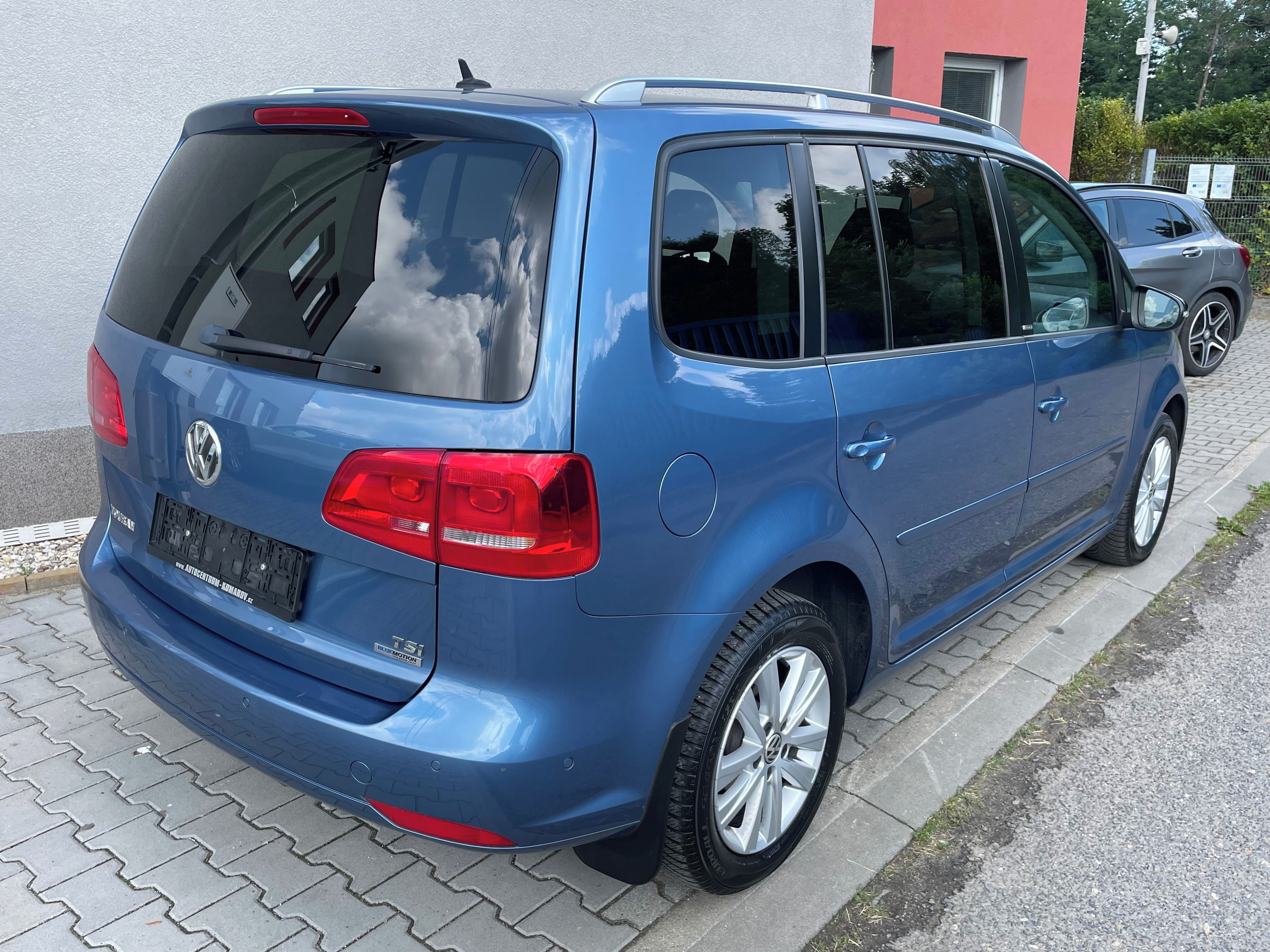 Volkswagen Touran, 1.2 TSI Style Xenony Tažné - fotka 6