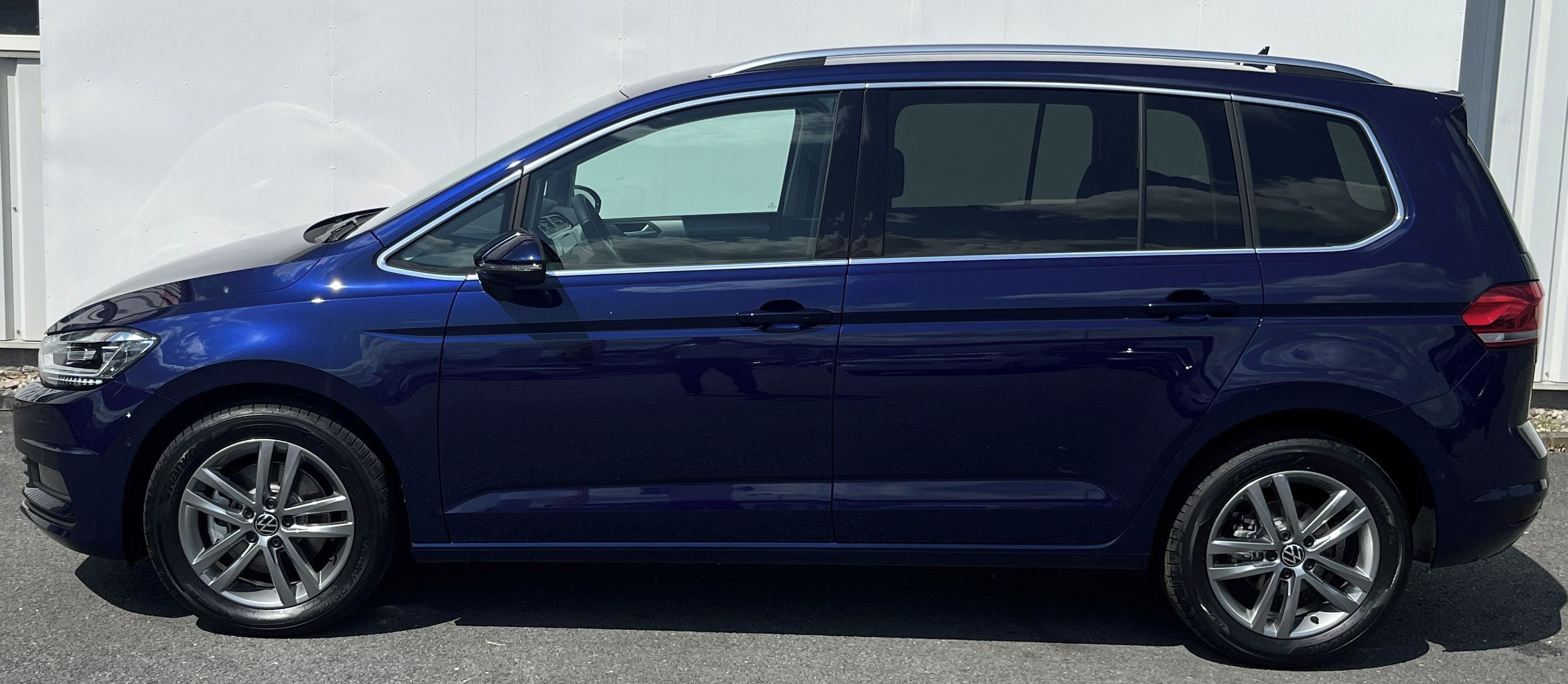Volkswagen Touran, 2,0 TDI 7DSG People 5míst - fotka 2