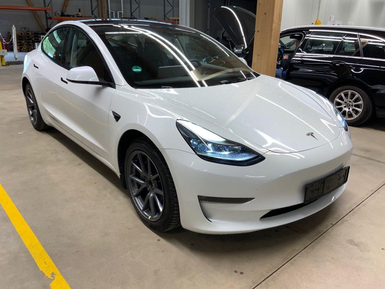 Tesla Model 3, STANDART RANGE 208kw SOH 95,0% - fotka 2