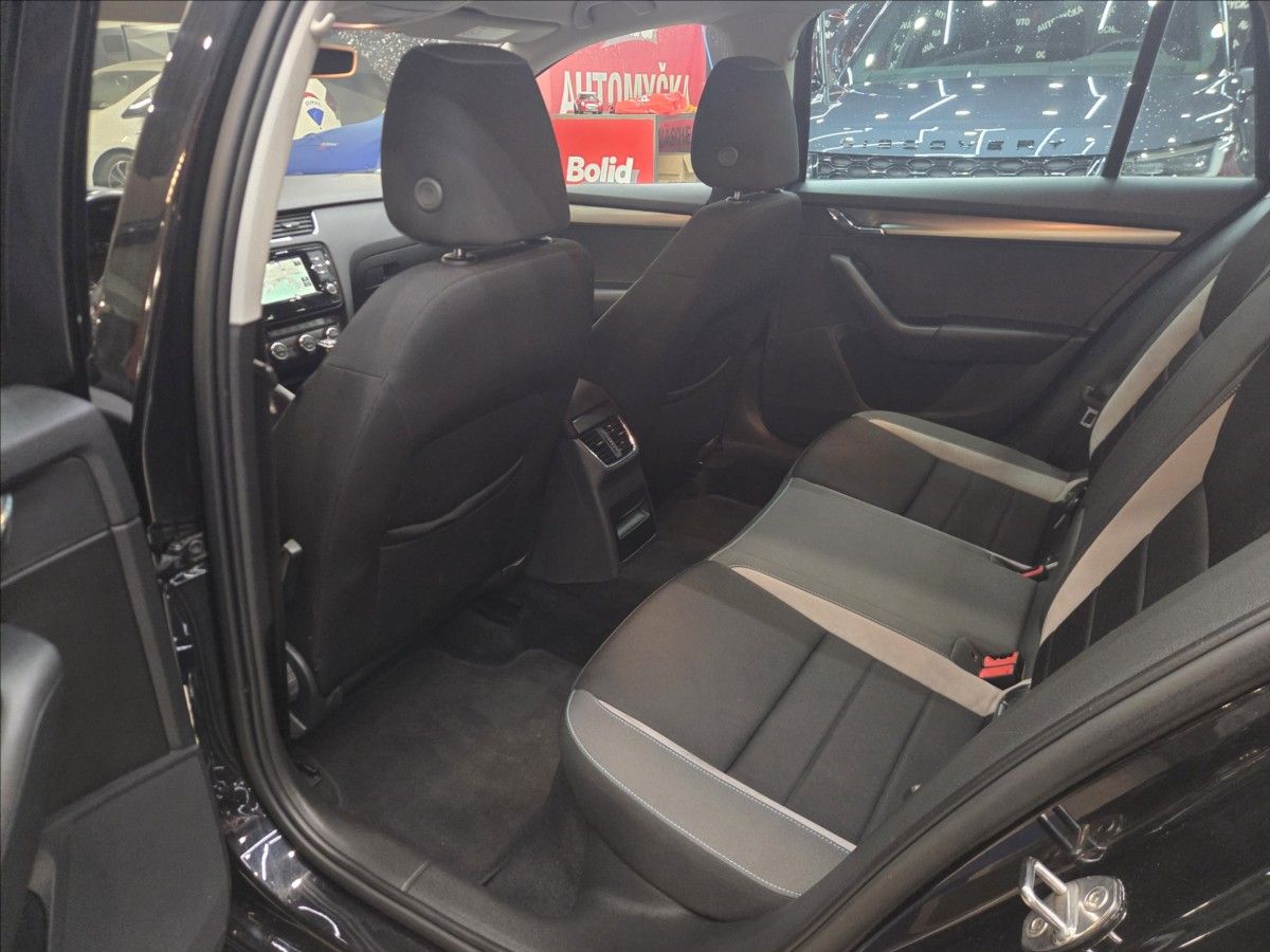 Škoda Octavia, 2,0 TDi 110kw JOY - fotka 6