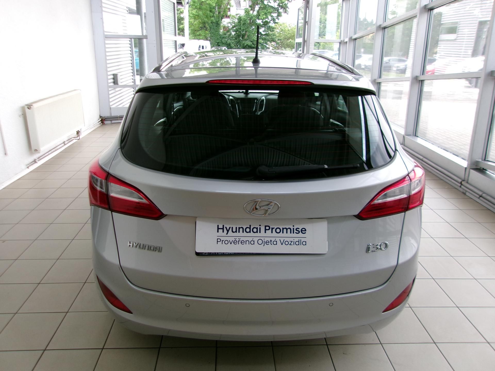 Hyundai i30, 1.6i 88kW, ČR, AC - fotka 5