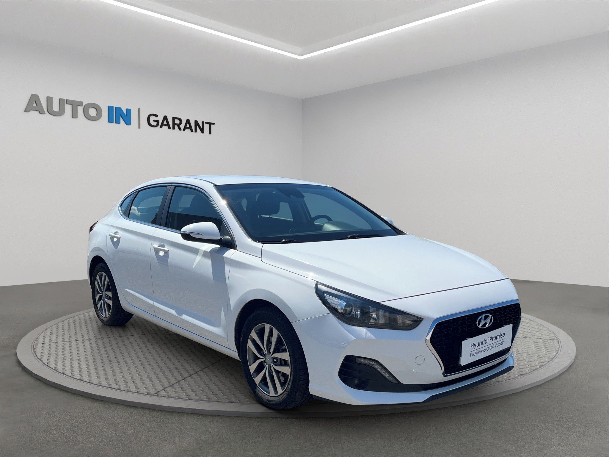 Hyundai i30, TRIKOLOR COMFORT 1.0 T-GDi 88k - fotka 3
