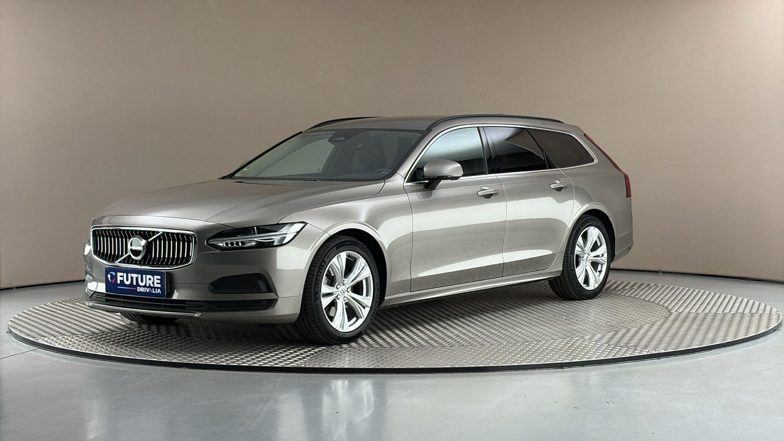 Volvo V90, 2.0 B4 AUT Momentum Pro