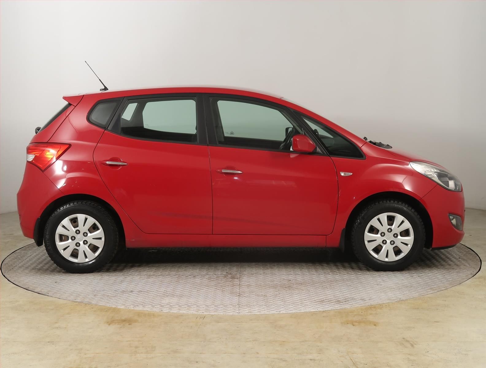 Hyundai ix20, 1.4 CVVT, Serv.kniha - fotka 6
