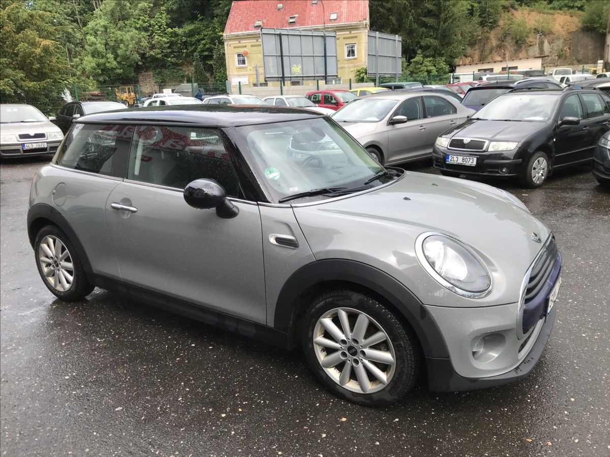 Mini Cooper, 1,5 D 85kW Automat 4x2 - fotka 4
