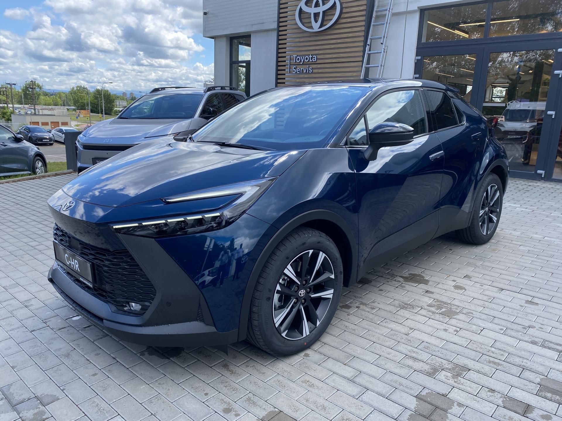 Toyota C-HR, 2.0 PHEV STYLE - fotka 2
