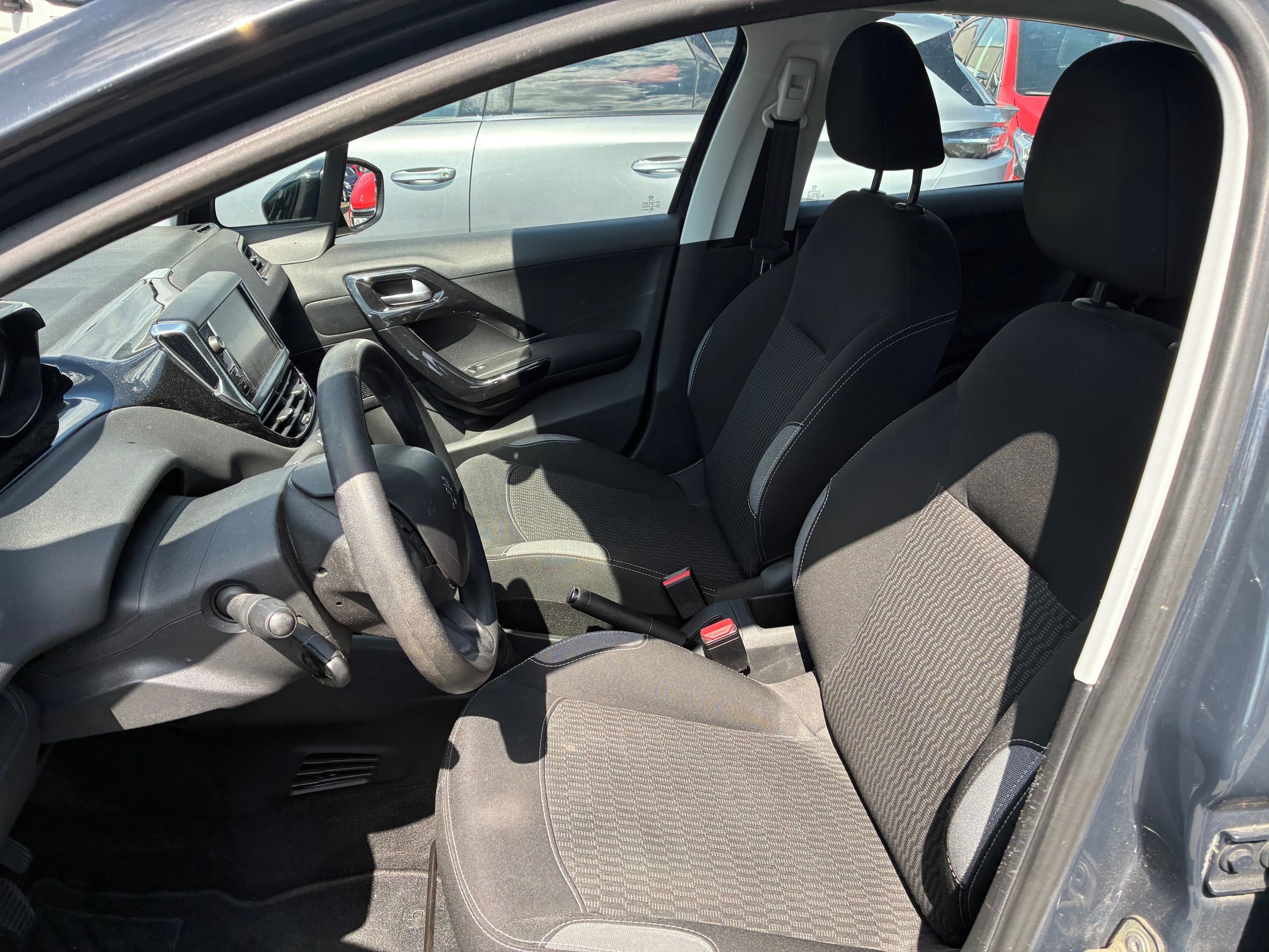 Peugeot 208, Active 1,2 Pure Tech 82k 1.maj - fotka 6