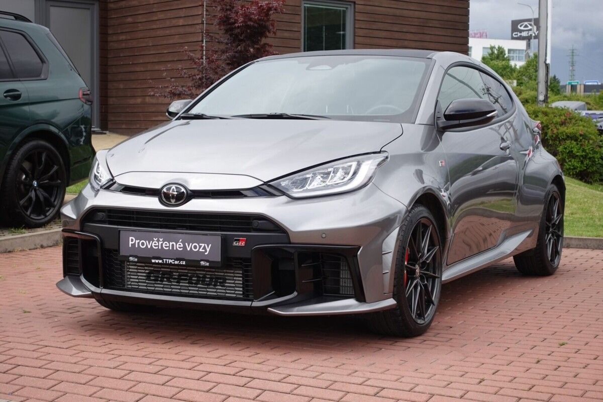 Toyota GR Yaris, 1.6Turbo 8AT 4X4 Dynamic + VIP
