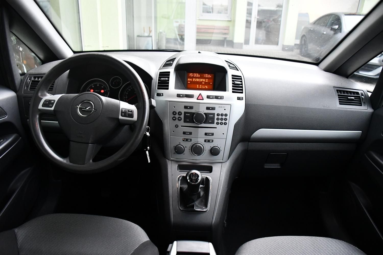 Opel Zafira, 1.8i VYHŘ. SEDAČKY TAŽNÉ 7MÍST - fotka 5