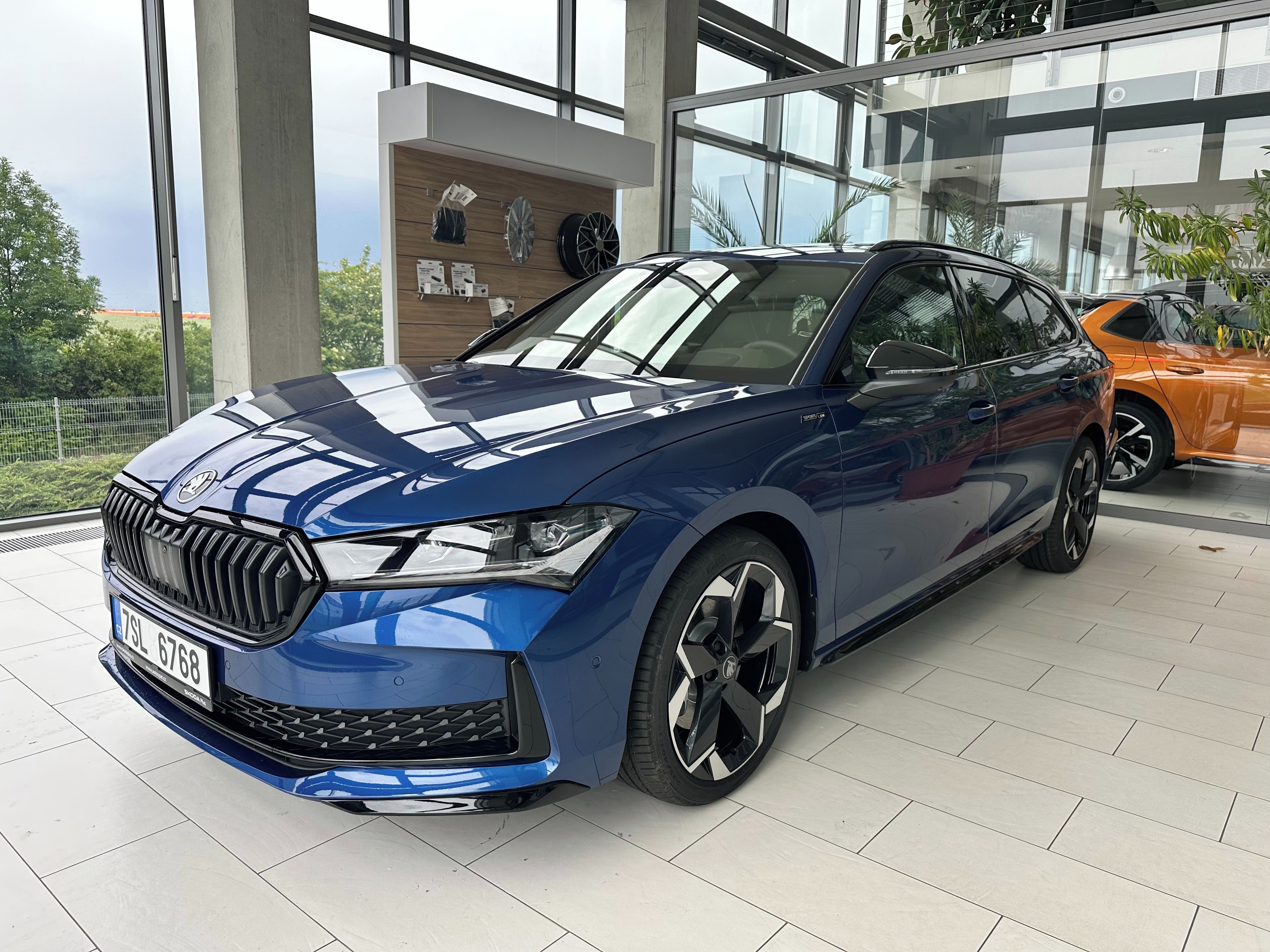 Škoda Superb, 2,0 TDI 142 kW DSG 4x4 - fotka 3
