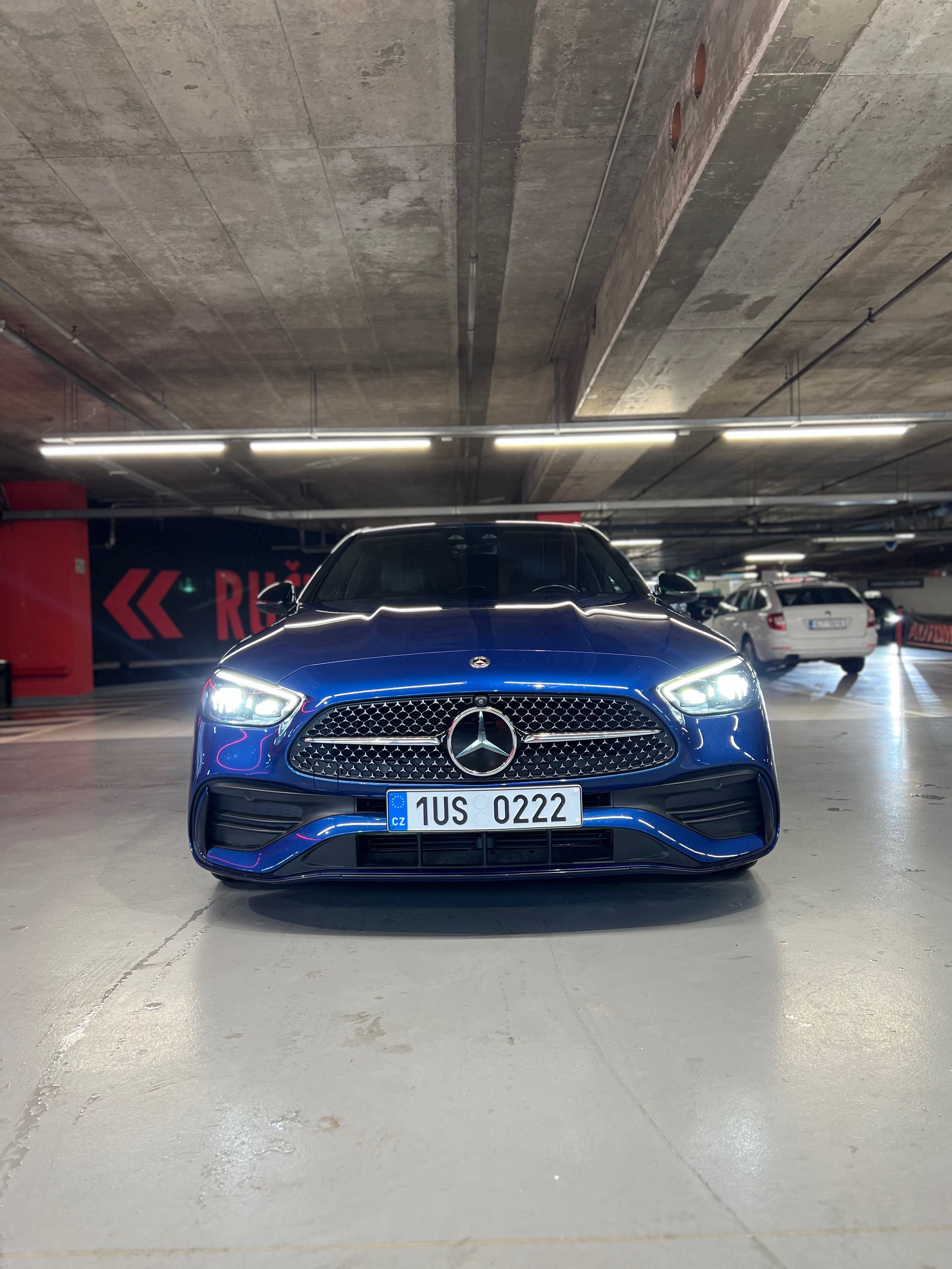 Mercedes-Benz Třídy C, Mercedes Benz C220d 4Matic - fotka 2