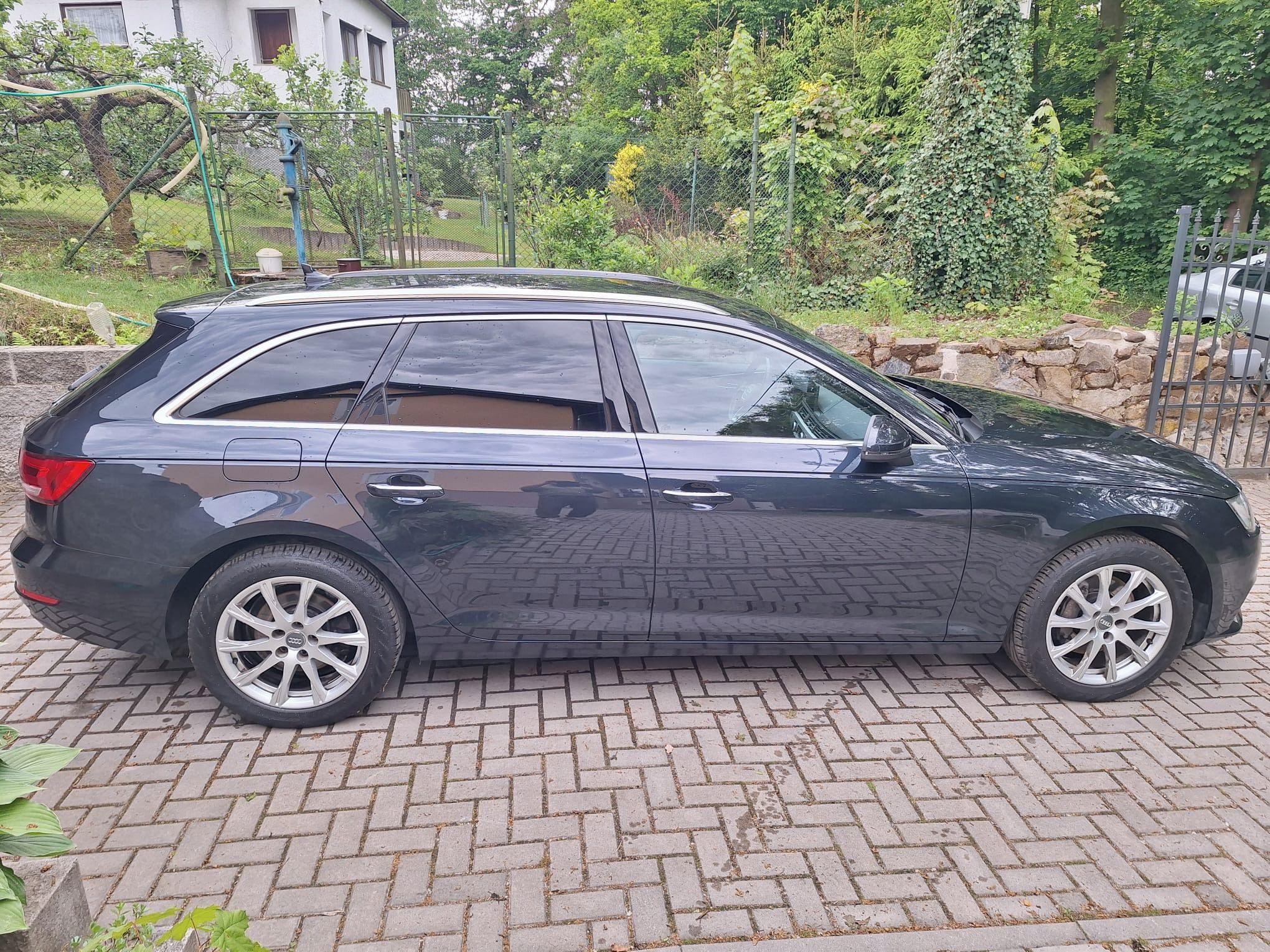 Audi A4 Avant, Audi a4 2,0 TDI  Quattro 140kW - fotka 6