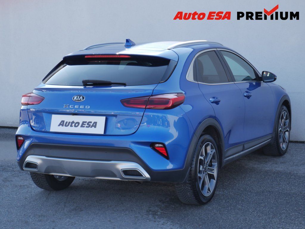 Kia XCee´d, 1.6 T-GDi 4x4,ČR,AT,LED - fotka 4