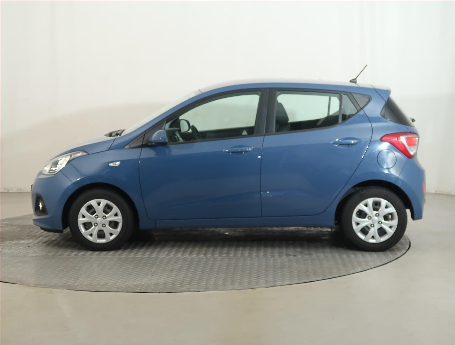 Hyundai i10, 1.0, Serv.kniha, Klima - fotka 3