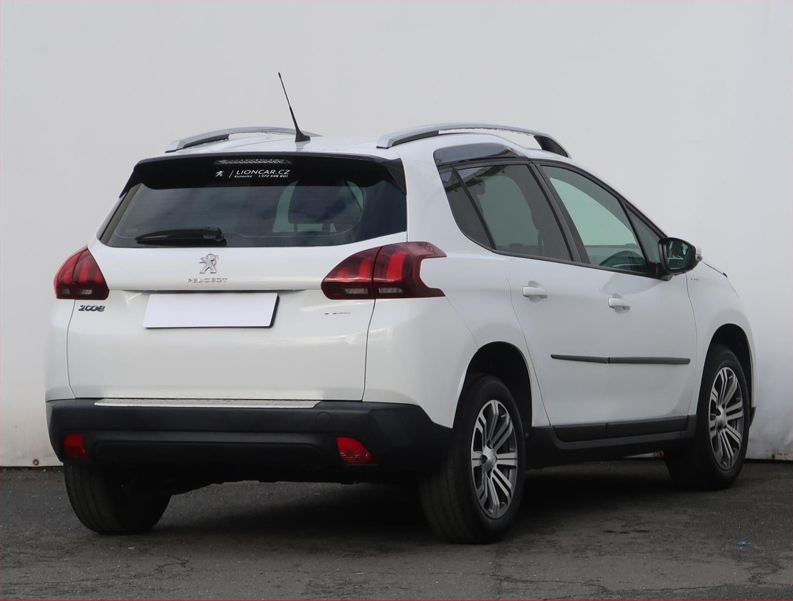 Peugeot 2008, 1.2 PureTech, ČR,1.maj - fotka 5