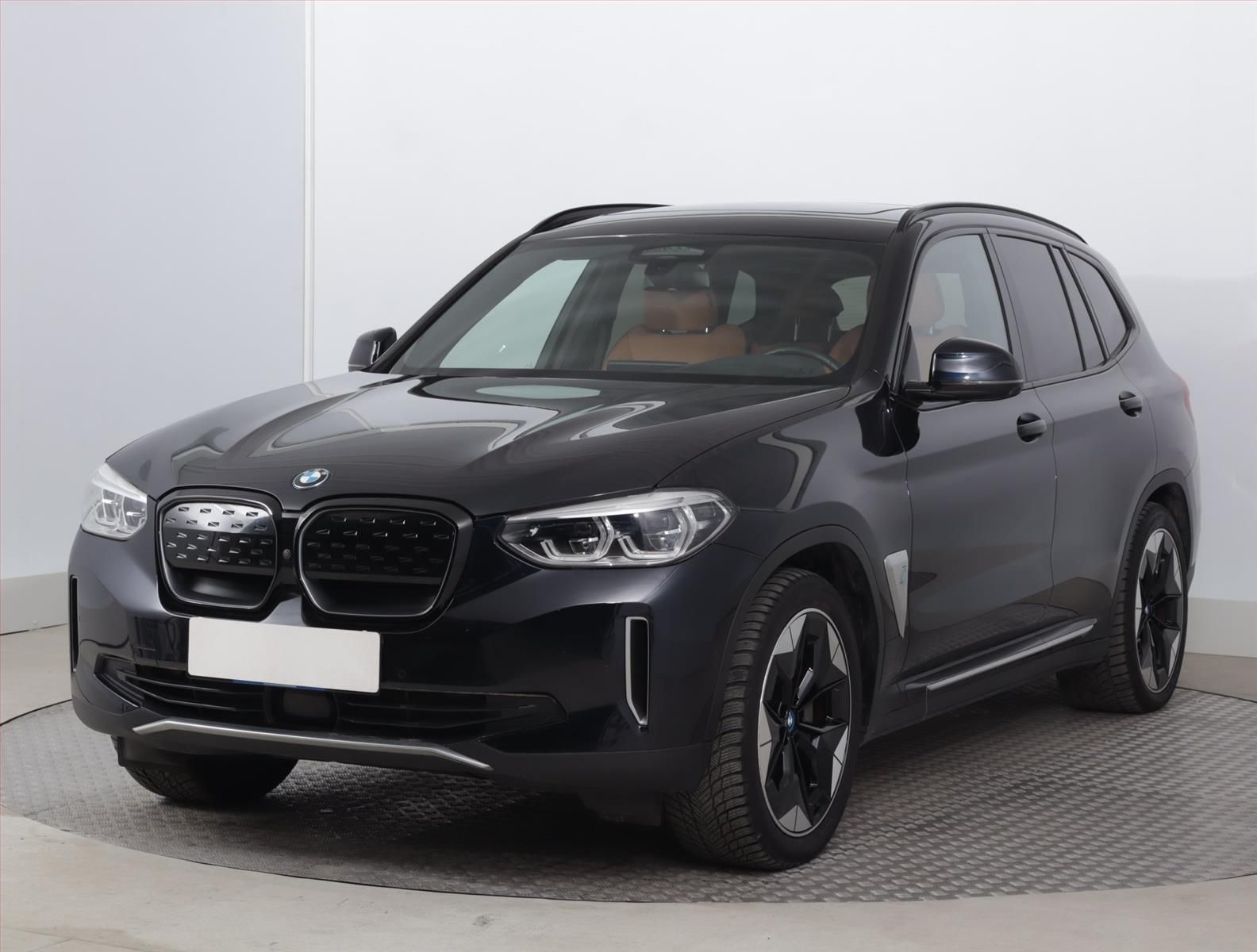 BMW iX3, 80 kWh, SoH 87% - fotka 2