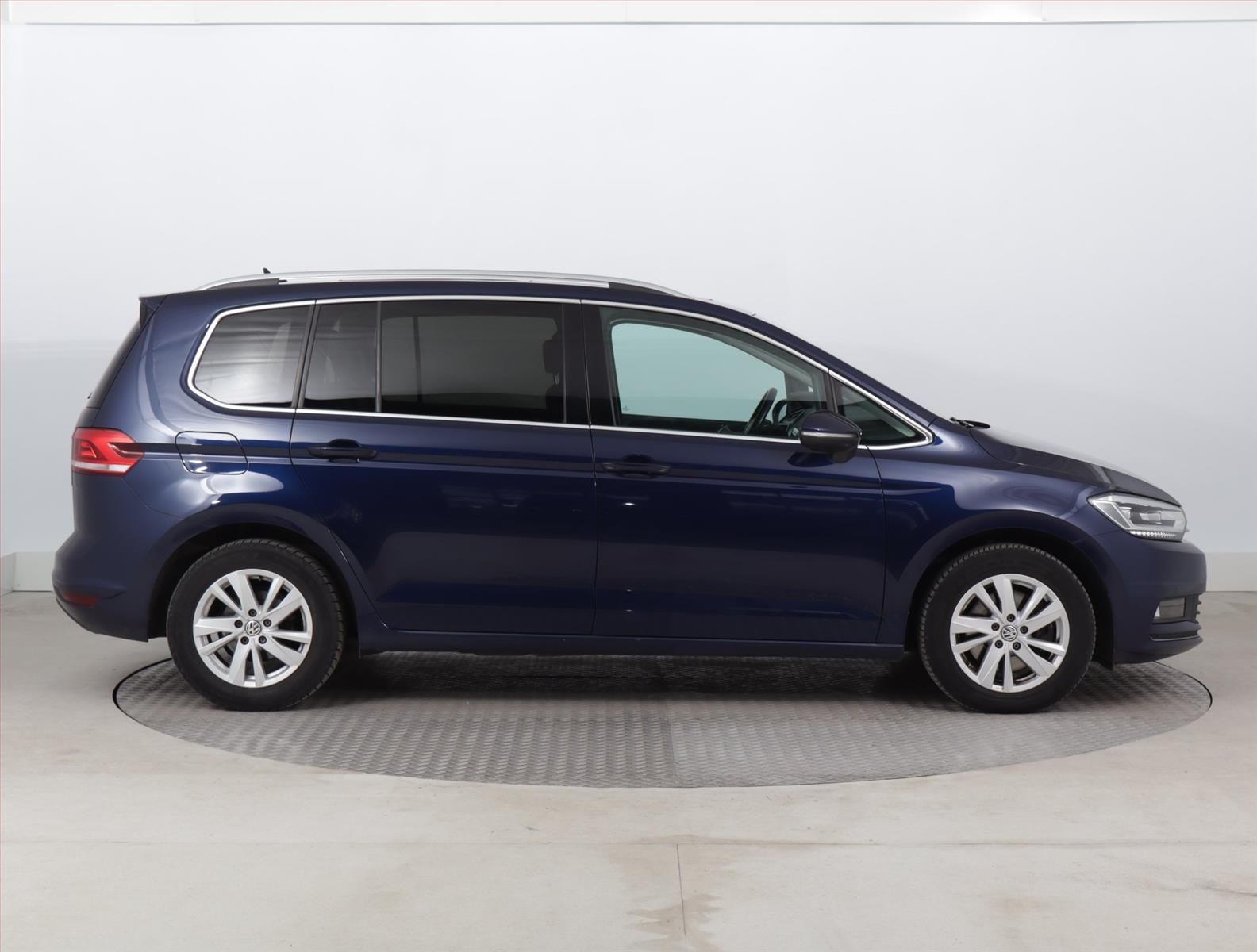 Volkswagen Touran, 1.5 TSI, Highline, Automat - fotka 6