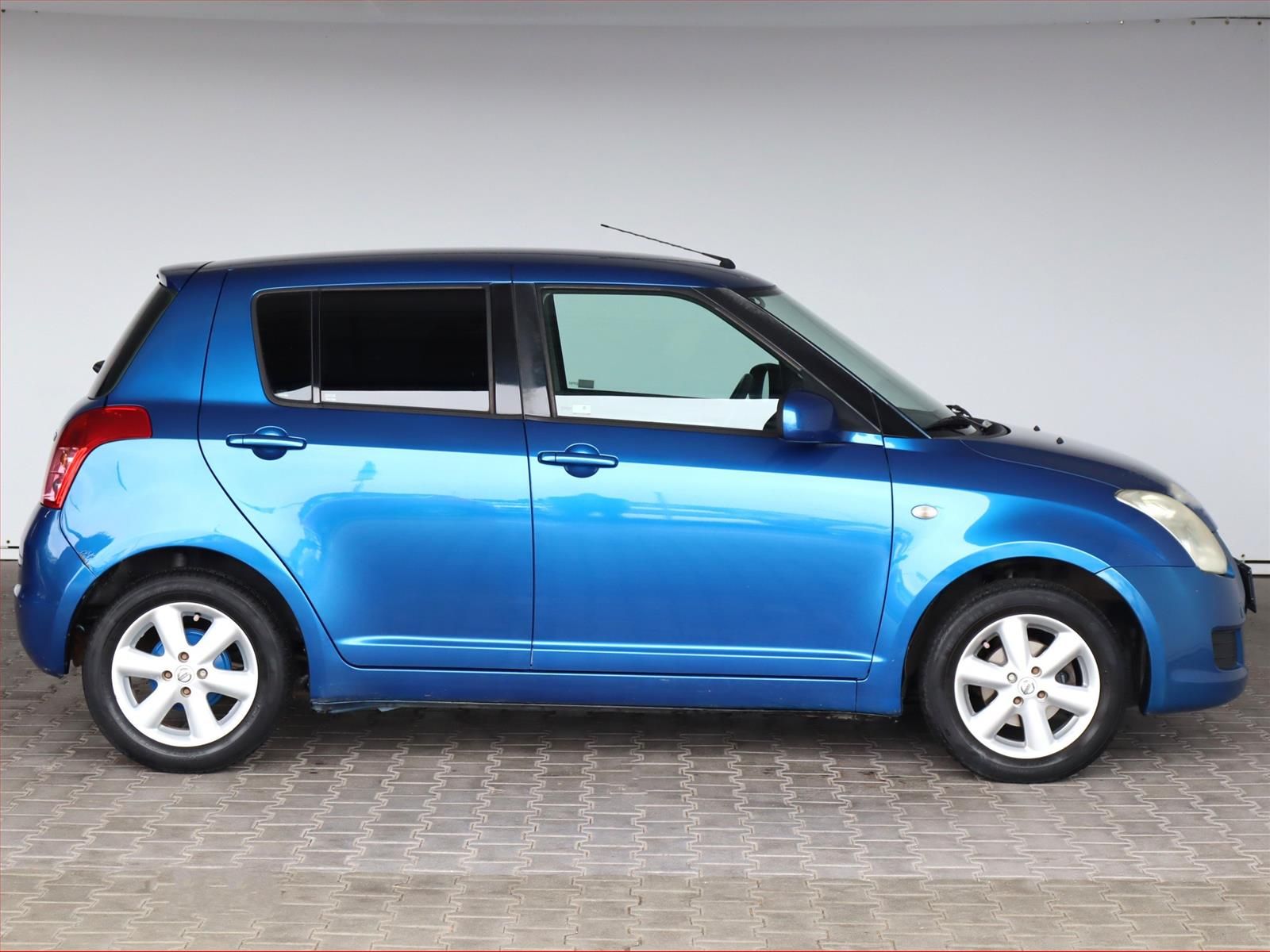 Suzuki Swift, 1.3 - fotka 6