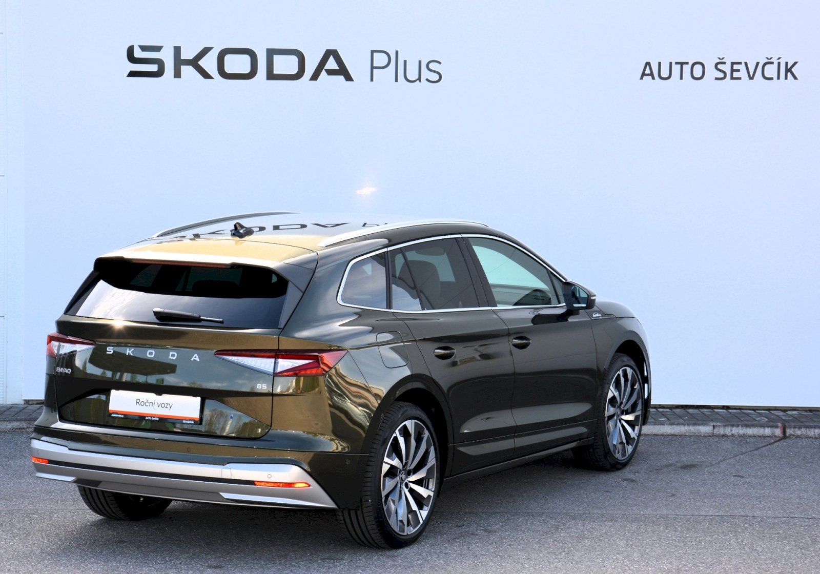 Škoda Enyaq iV, L&K 85 82 kWh 210 kW - fotka 2