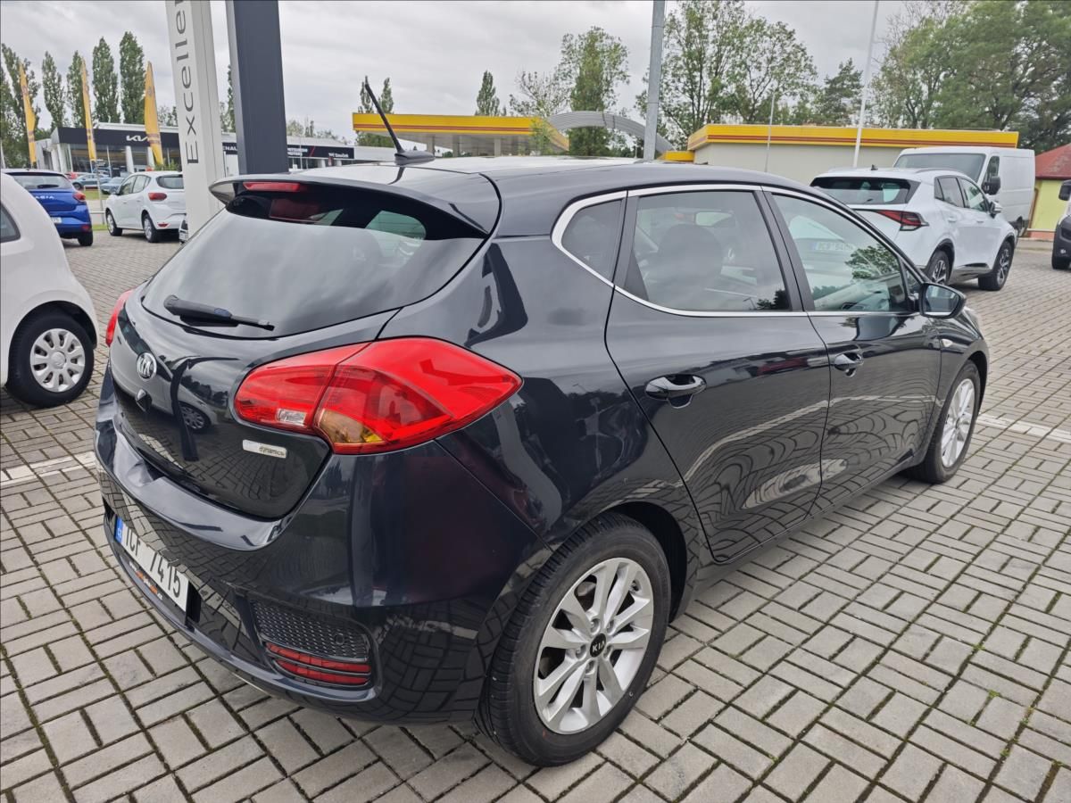 Kia Cee´d, 1,6 GDi  TOP - fotka 6