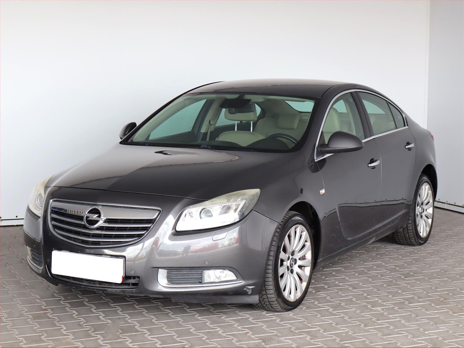 Opel Insignia, 2.0 Turbo, Automat - fotka 2