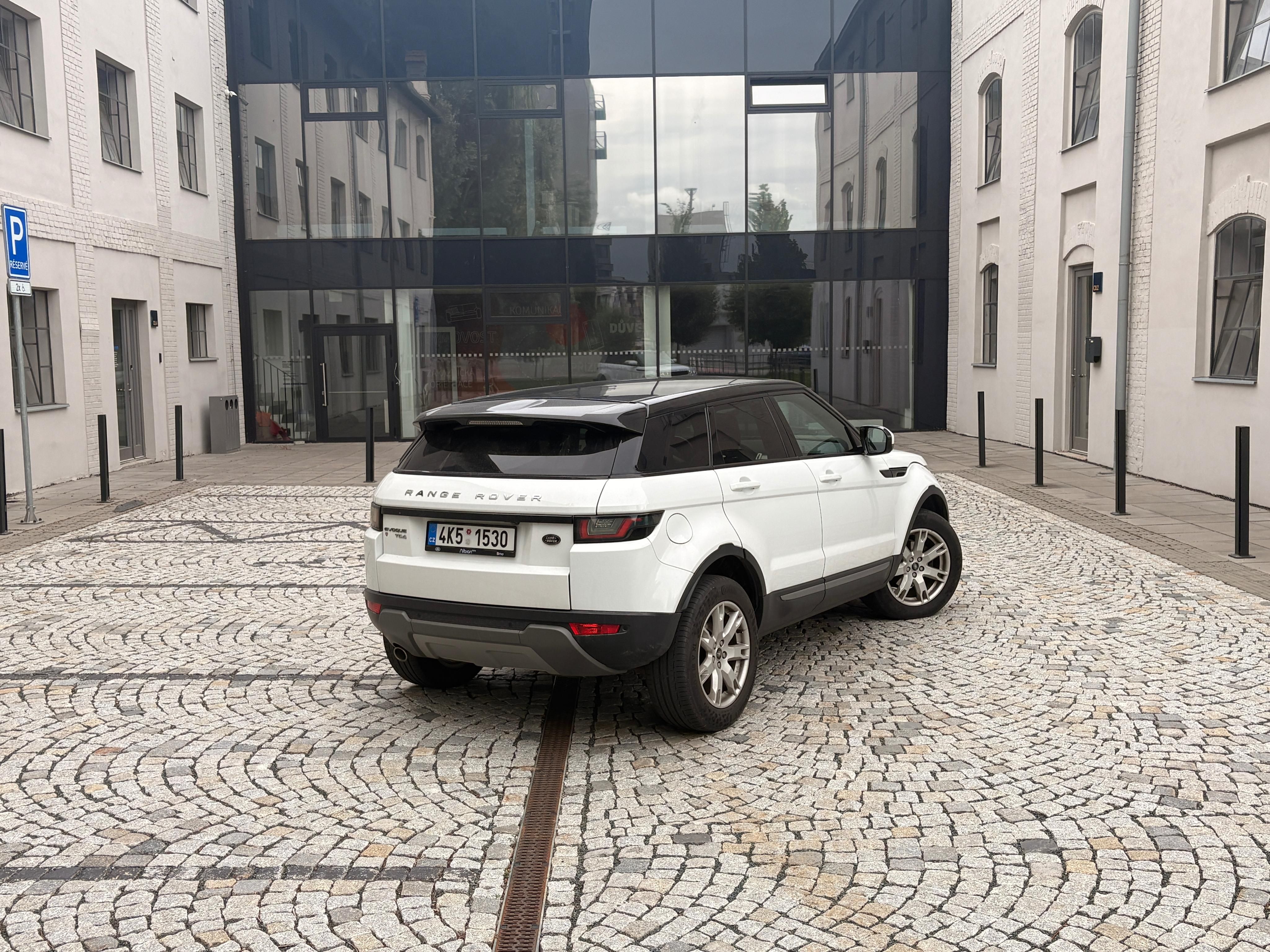 Land Rover Range Rover Evoque, Hezký kousek s CarPlay - fotka 4