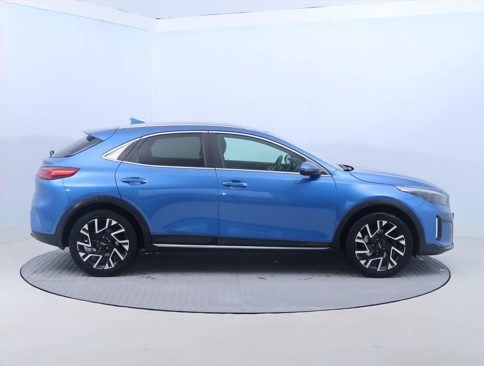 Kia XCee´d, 1.5 T-GDI, Záruka, ČR,1.maj - fotka 6