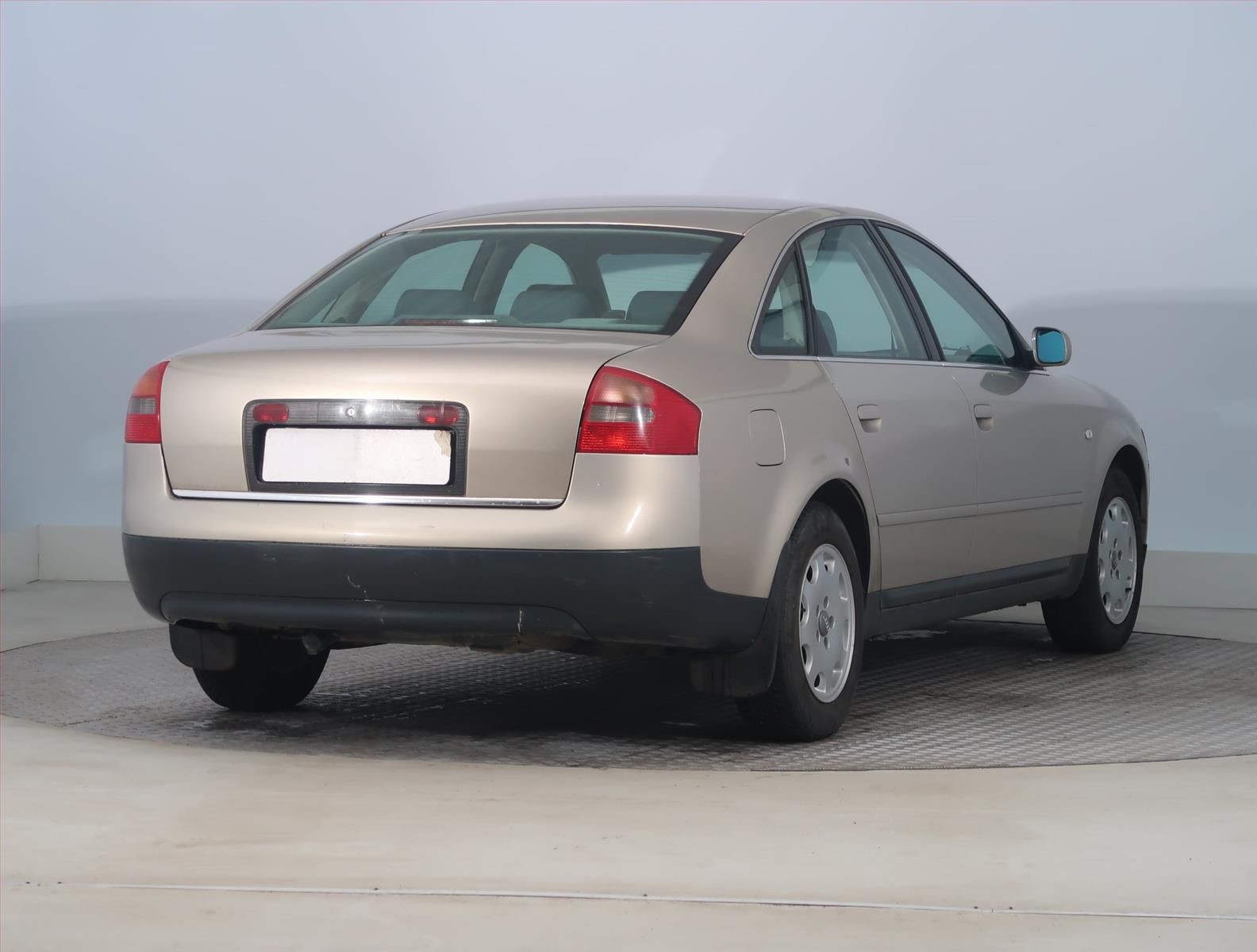 Audi A6, 2.5 TDI , Basis, po STK, Tažné - fotka 5